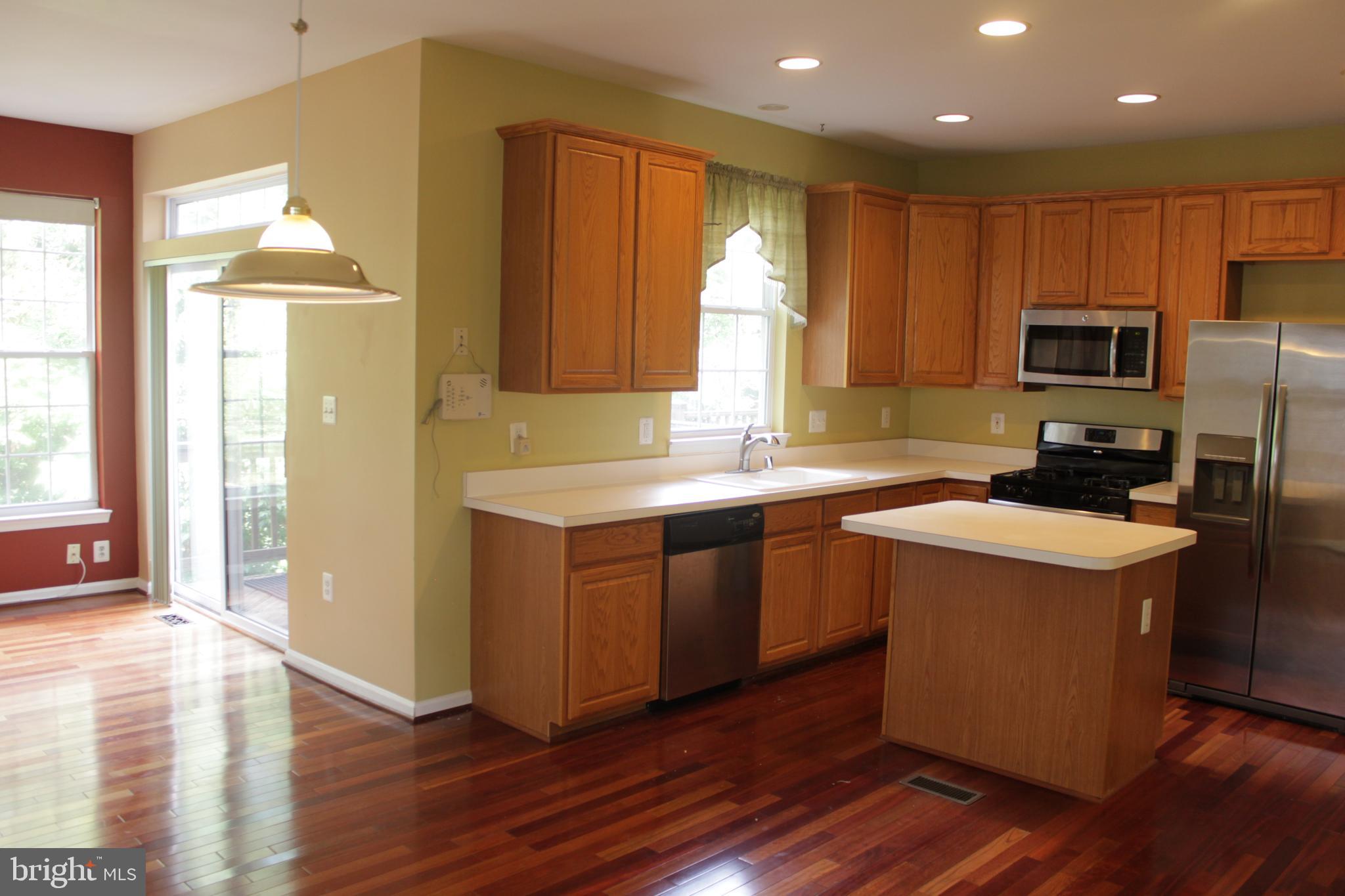 SIGNATURE AT BROADLANDS - Residential Lease