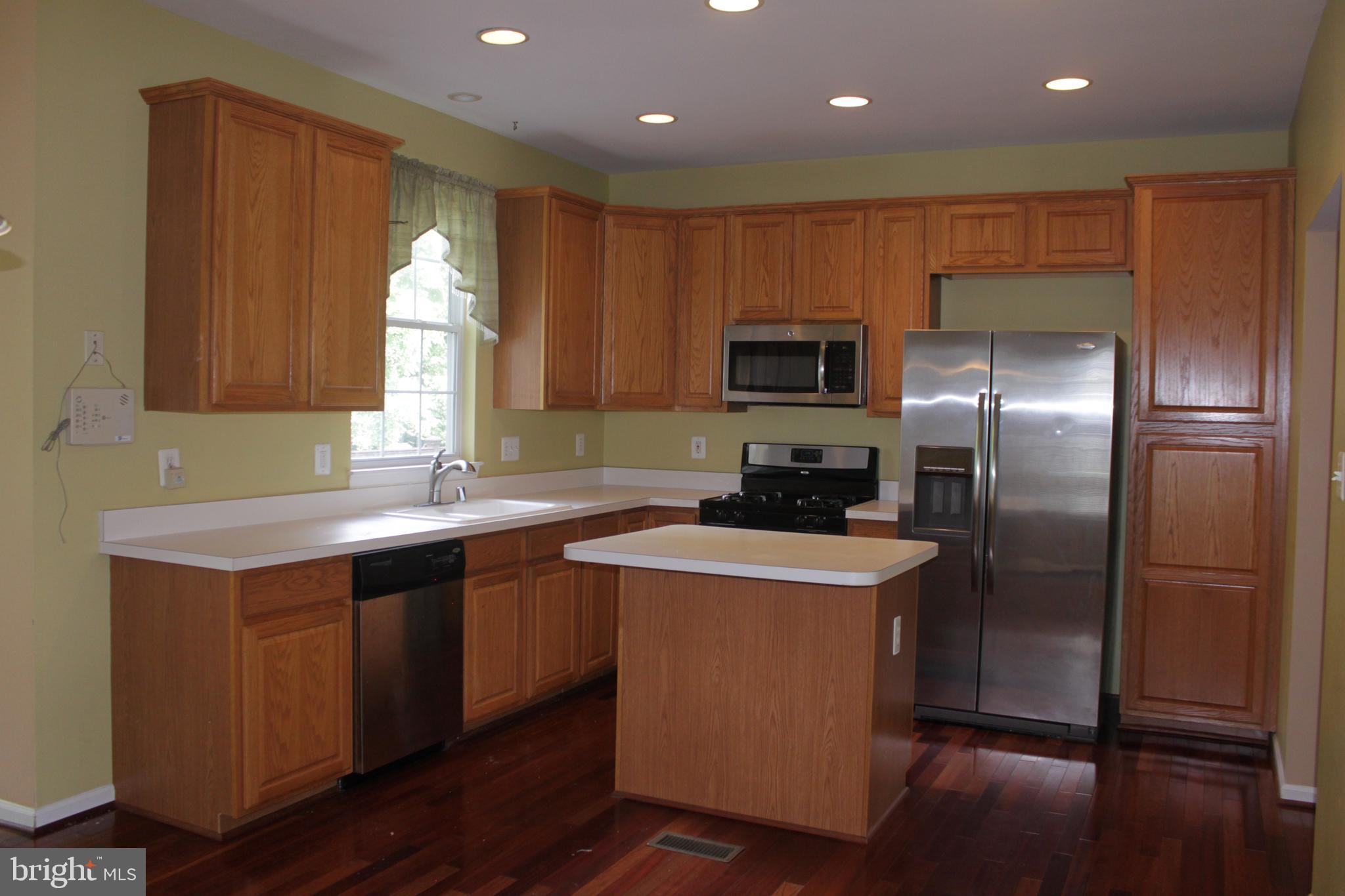 SIGNATURE AT BROADLANDS - Residential Lease