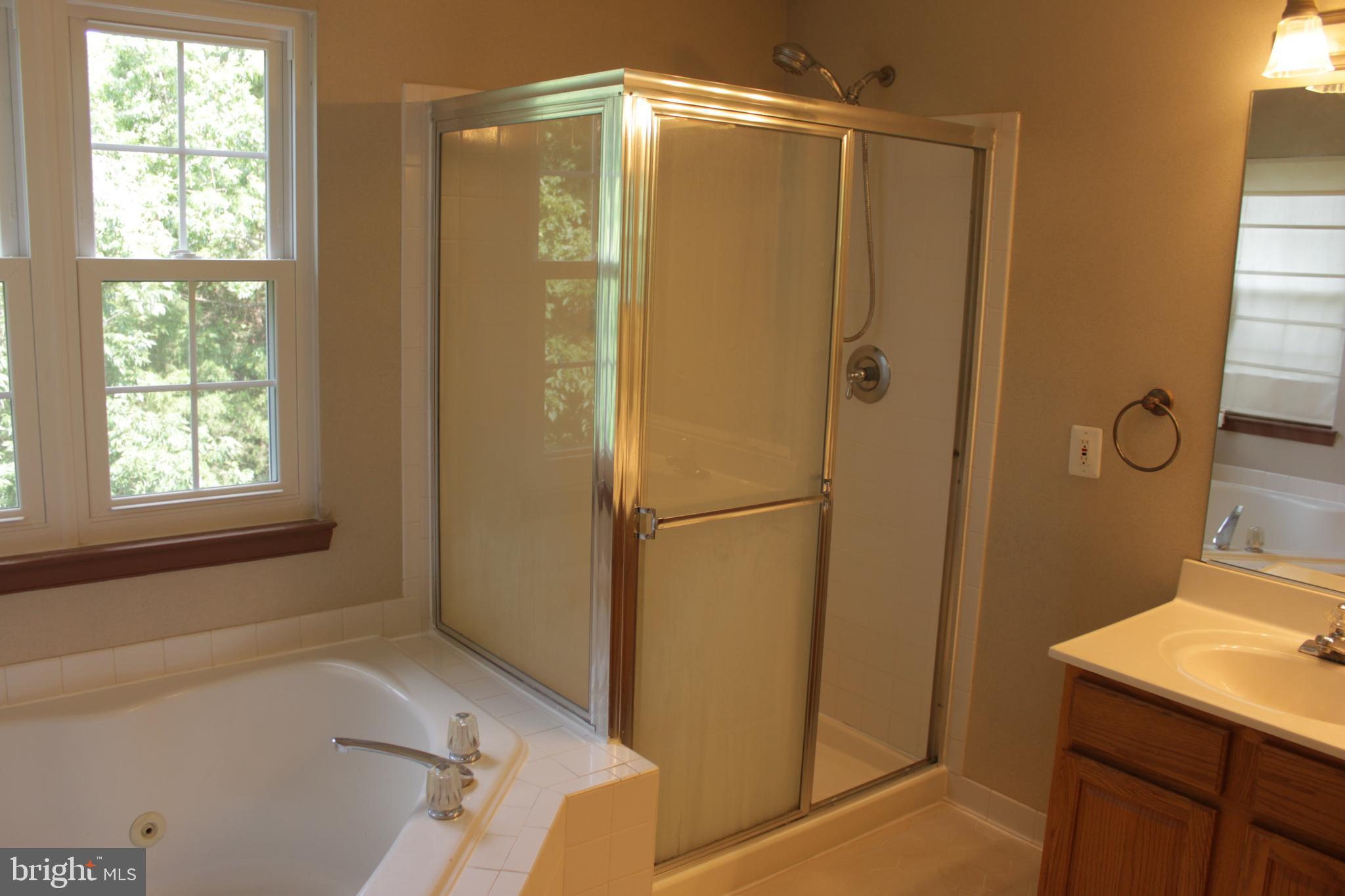 SIGNATURE AT BROADLANDS - Residential Lease