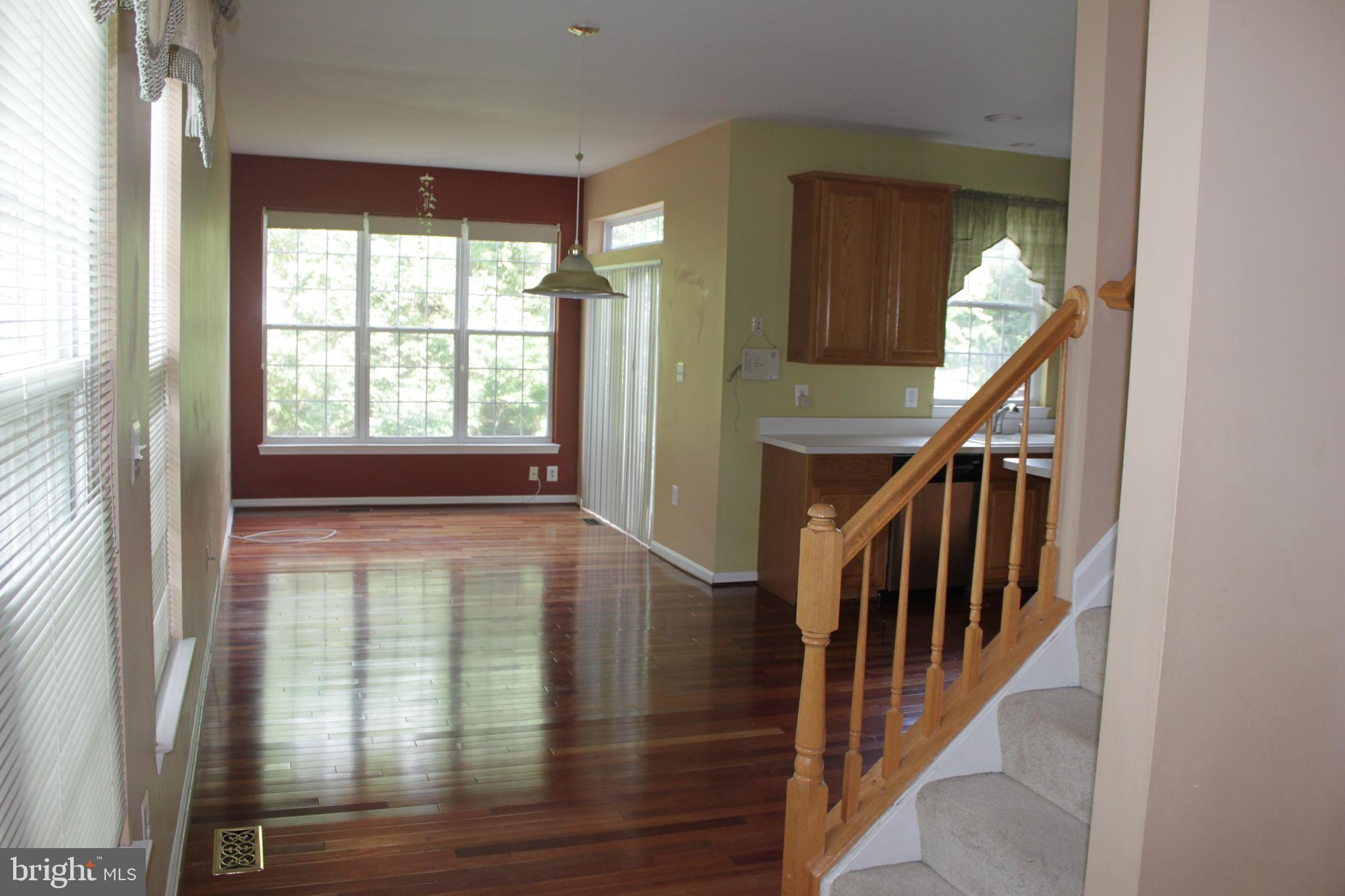 SIGNATURE AT BROADLANDS - Residential Lease