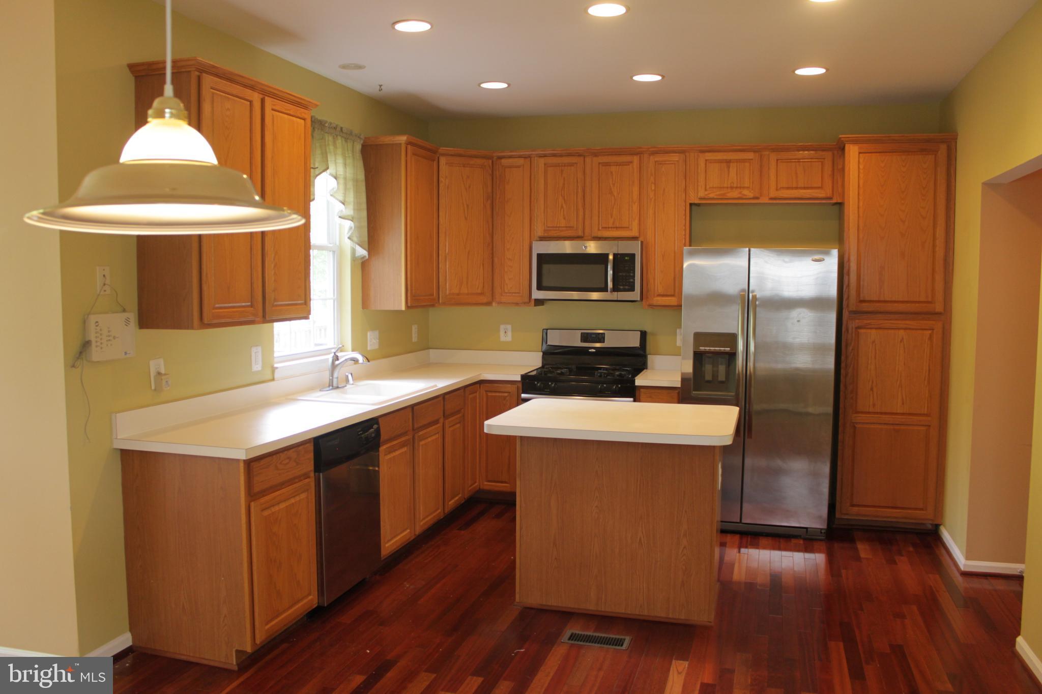 SIGNATURE AT BROADLANDS - Residential Lease