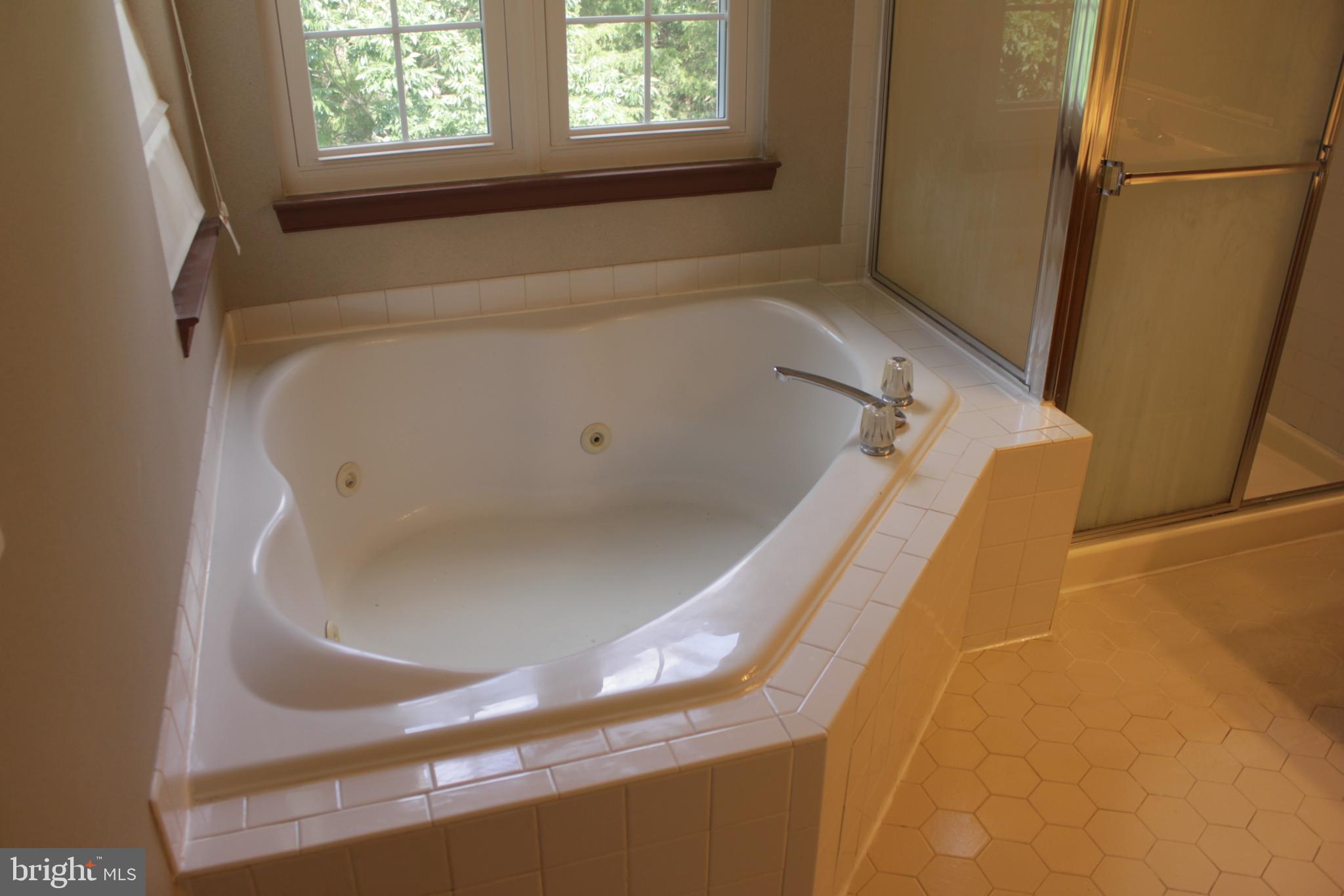 SIGNATURE AT BROADLANDS - Residential Lease