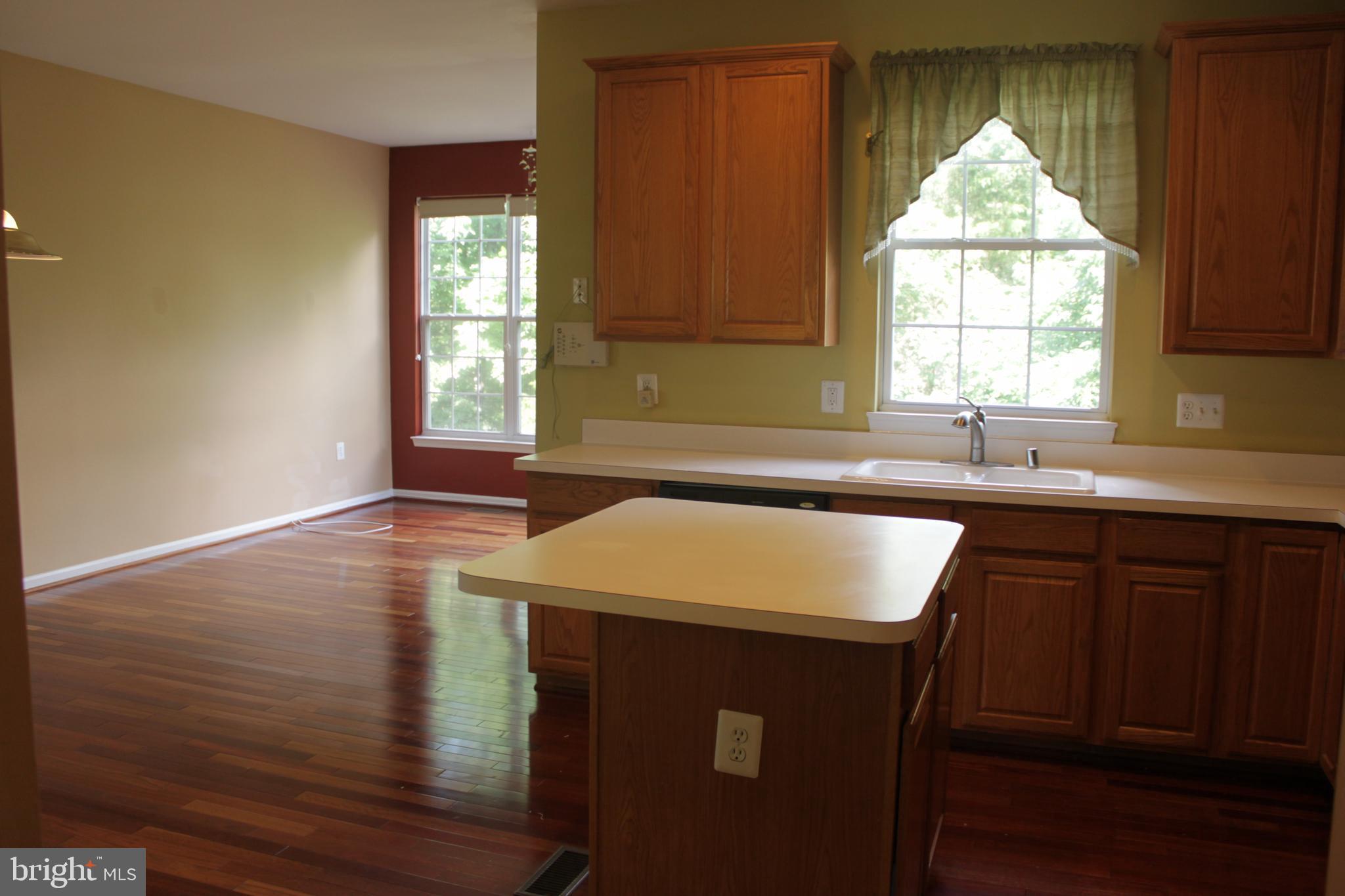 SIGNATURE AT BROADLANDS - Residential Lease