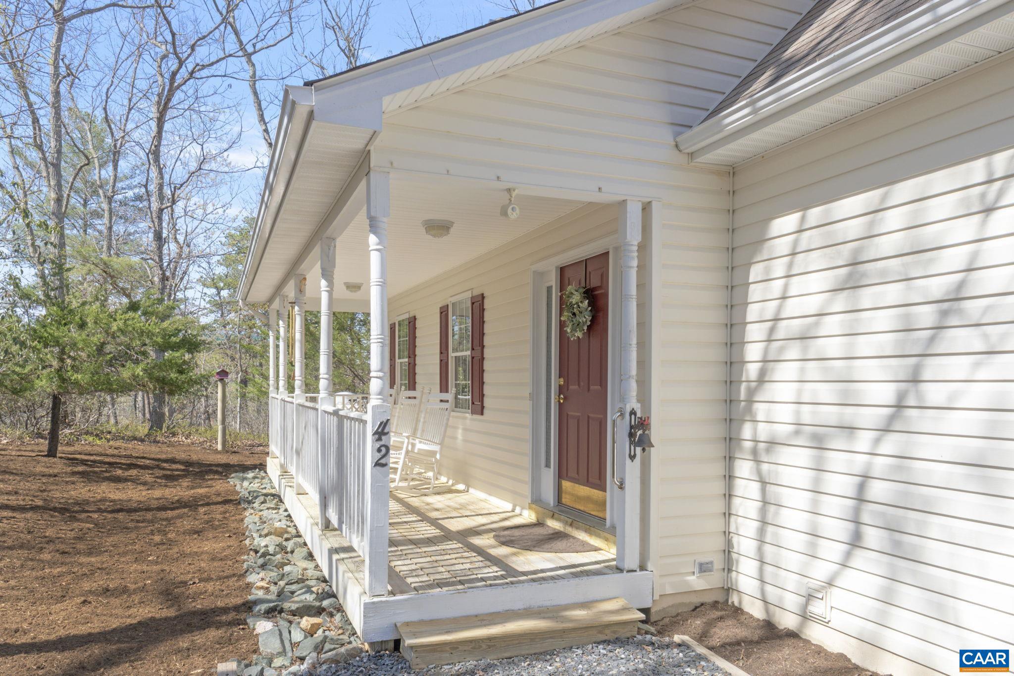 LAKE MONTICELLO - Residential