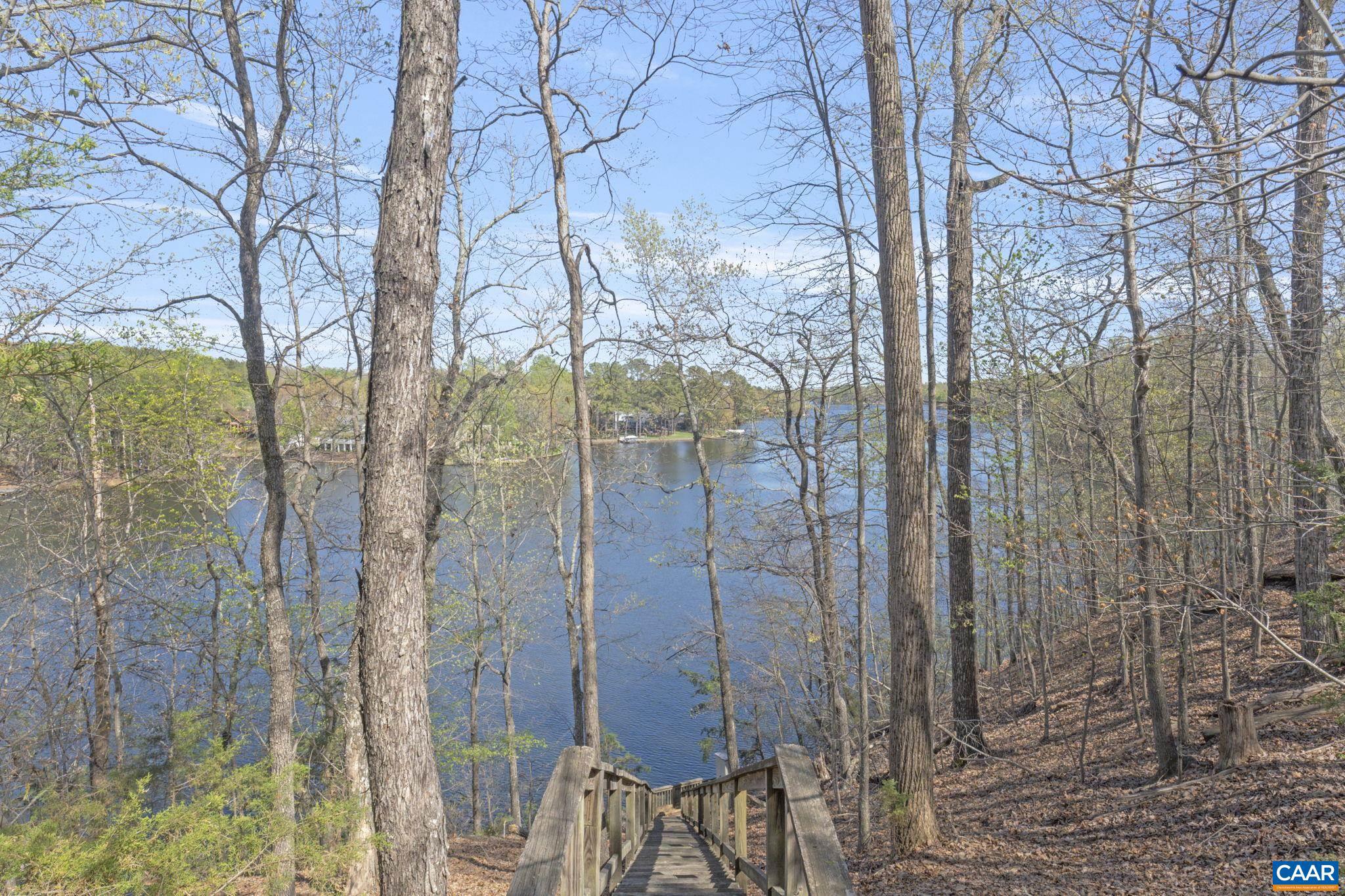 LAKE MONTICELLO - Residential
