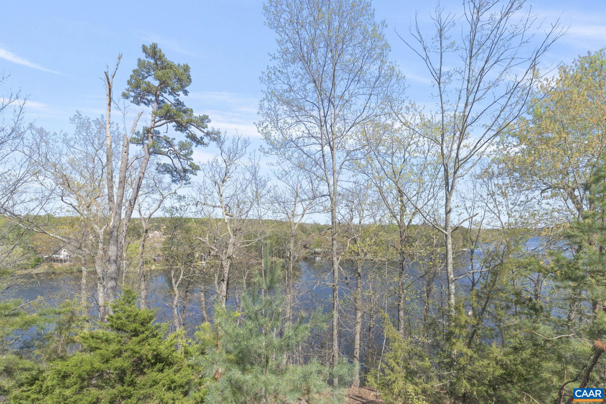 LAKE MONTICELLO - Residential