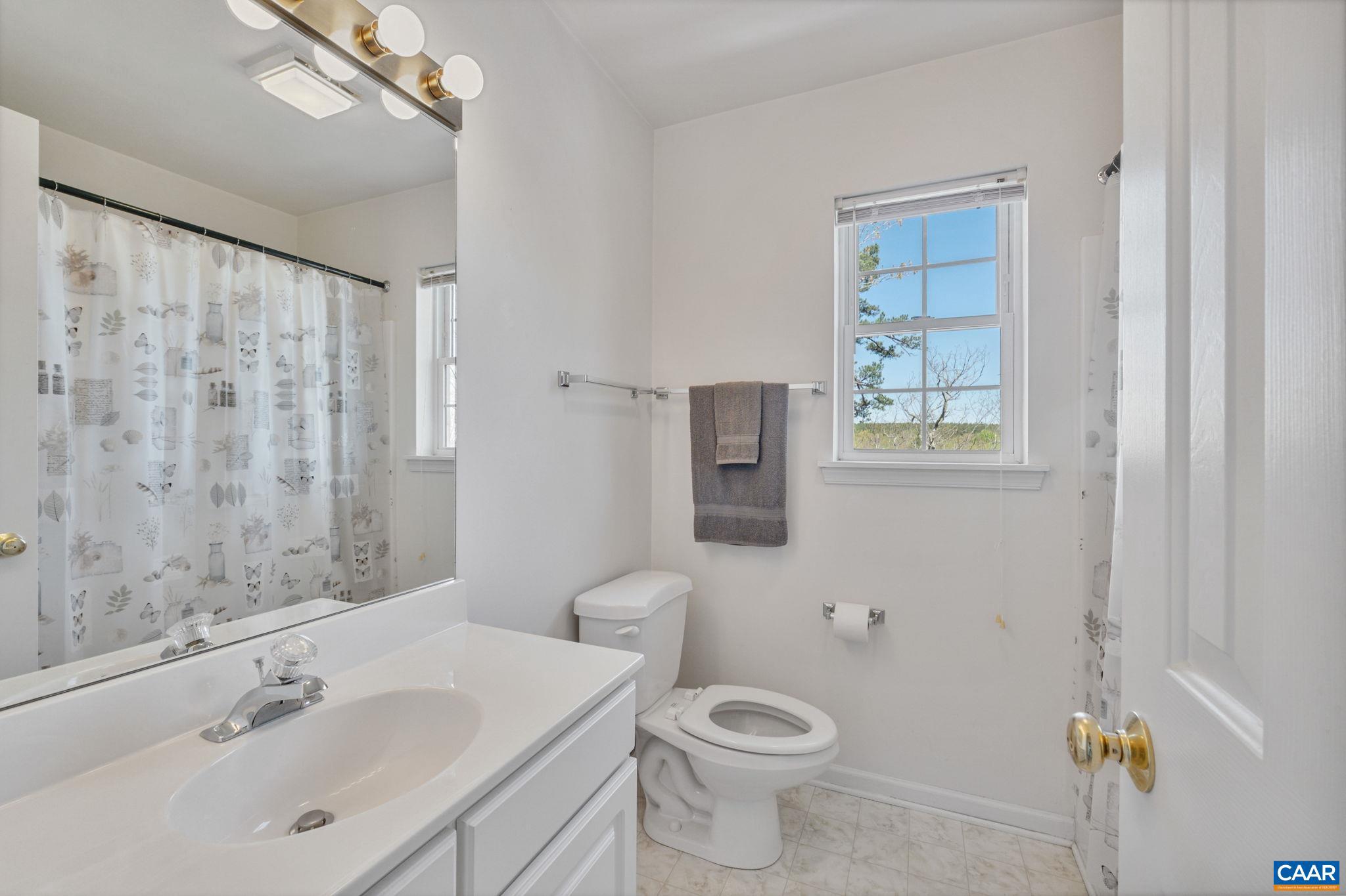 LAKE MONTICELLO - Residential