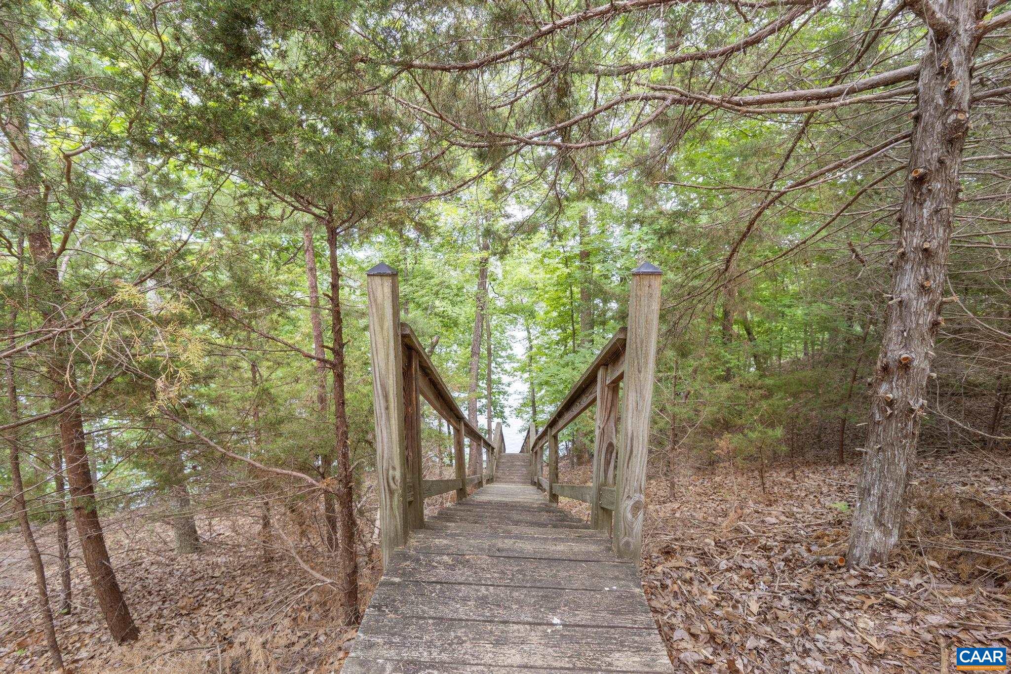 LAKE MONTICELLO - Residential