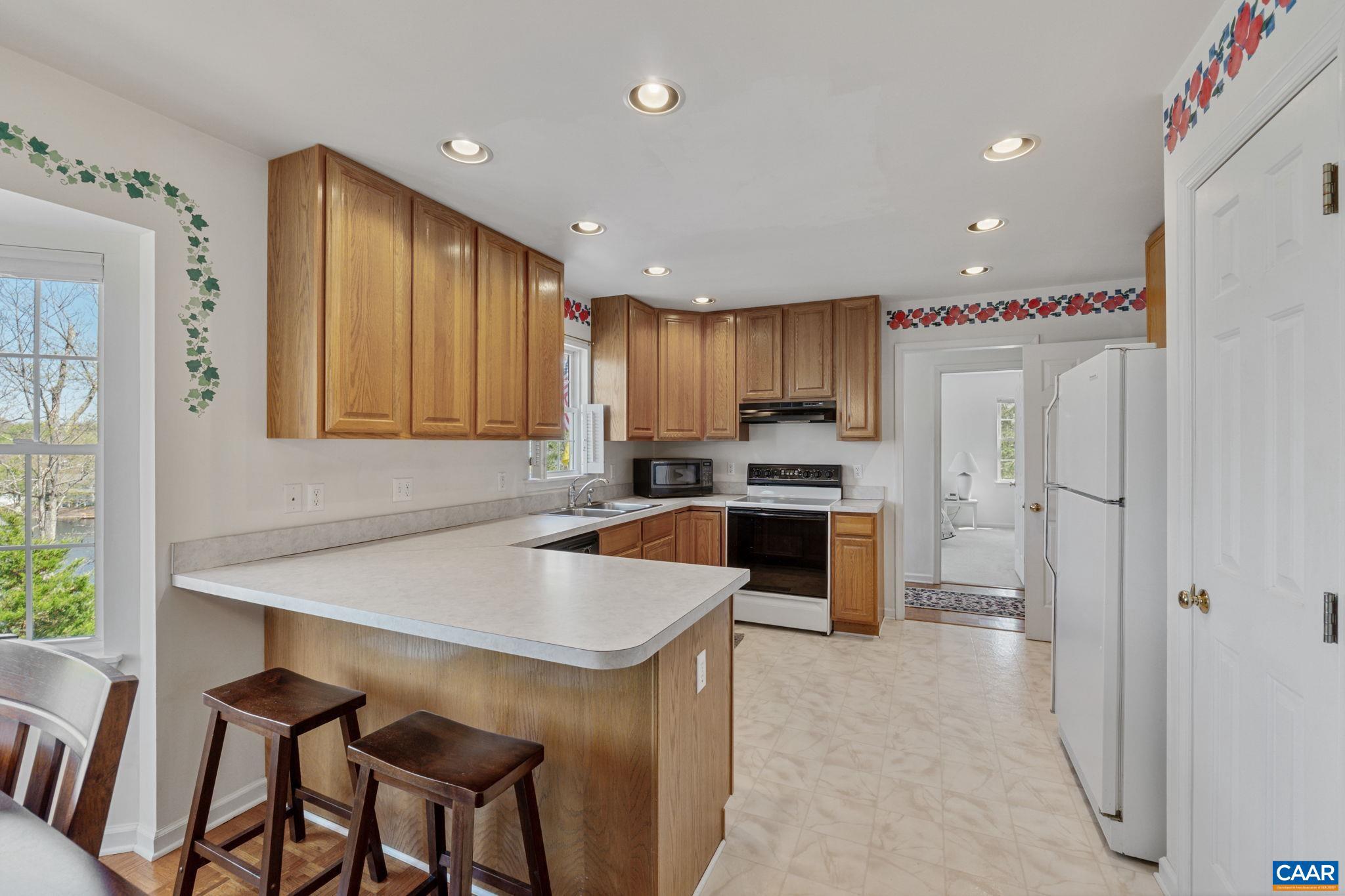 LAKE MONTICELLO - Residential