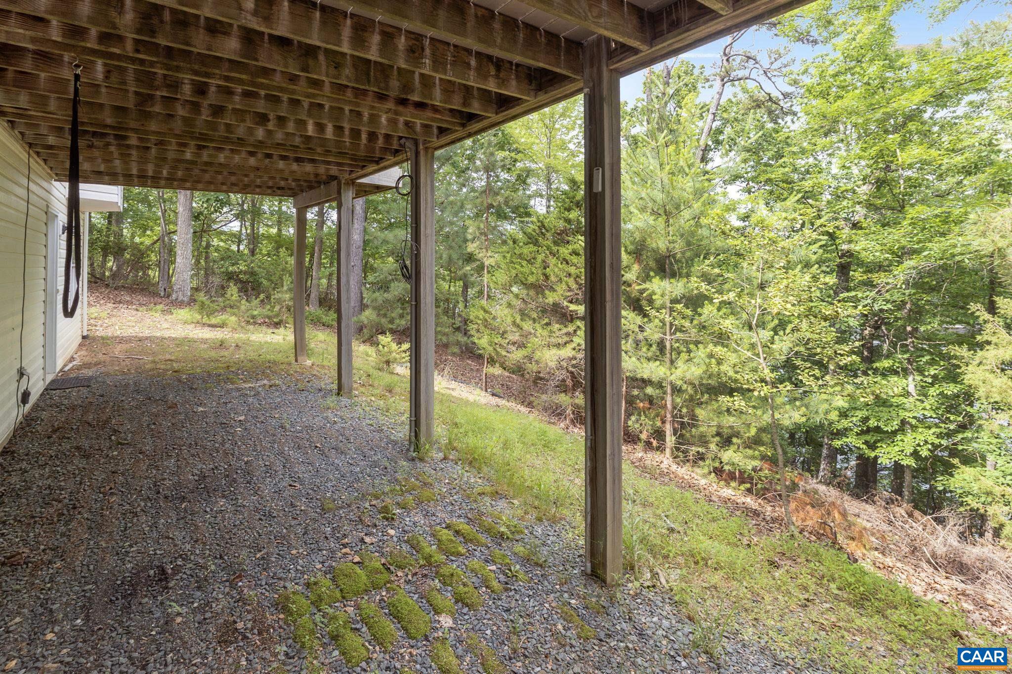 LAKE MONTICELLO - Residential