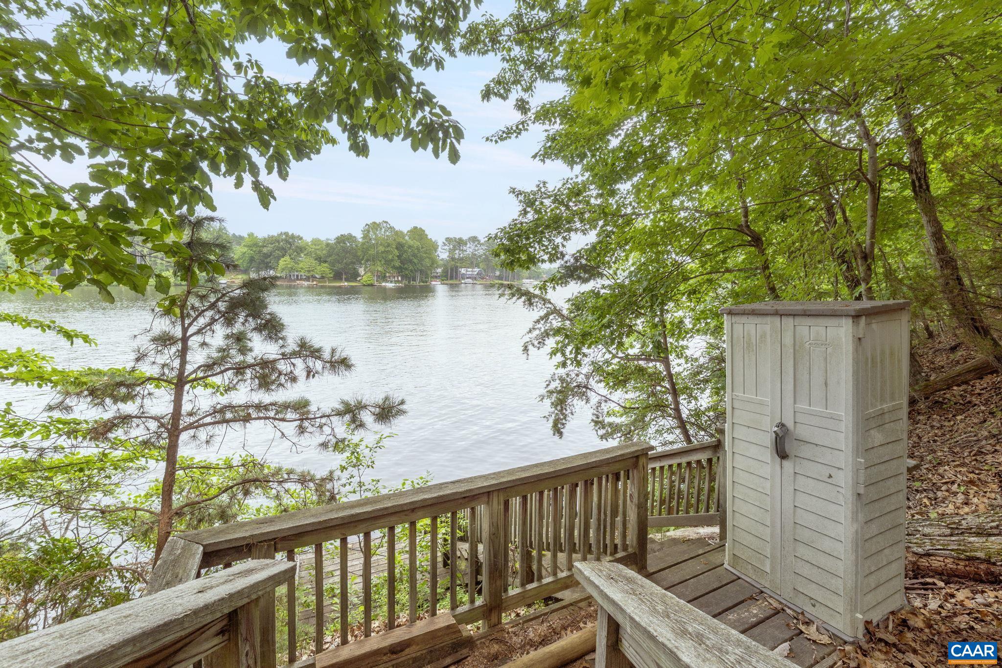 LAKE MONTICELLO - Residential