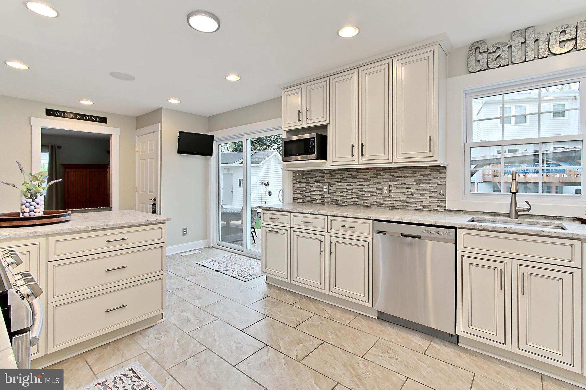 HAYFIELD ESTATES - Residential