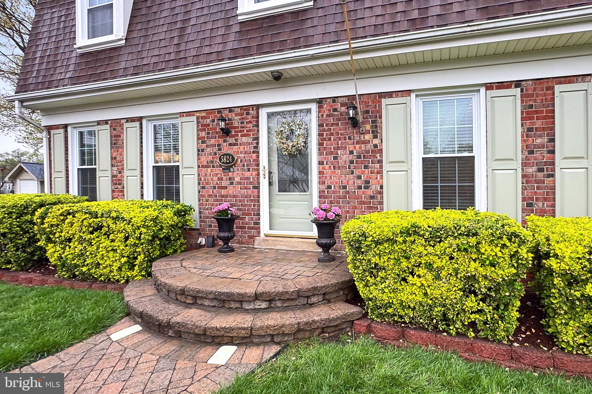 5824 BRIDGEWATER COURT
