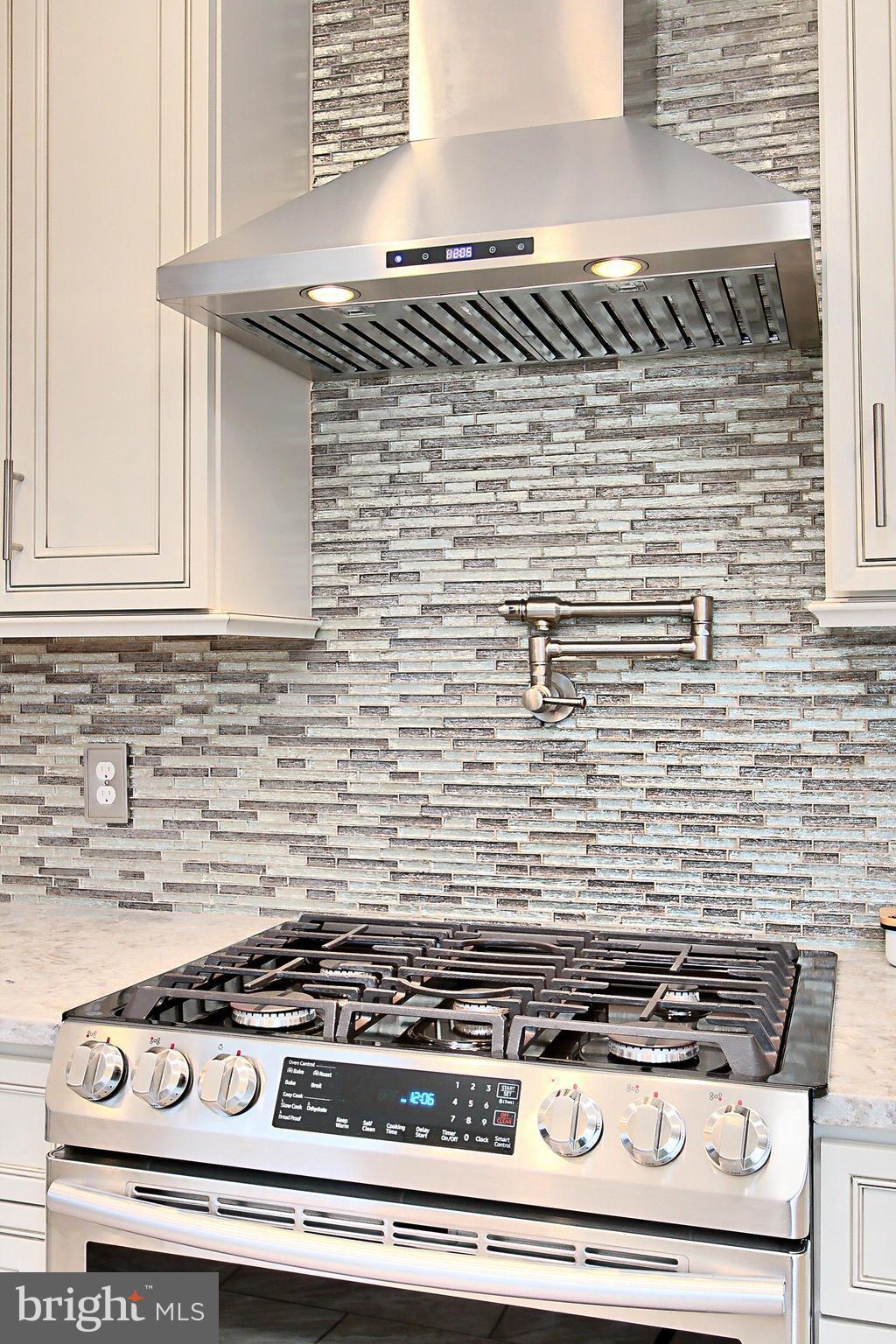 HAYFIELD ESTATES - Residential