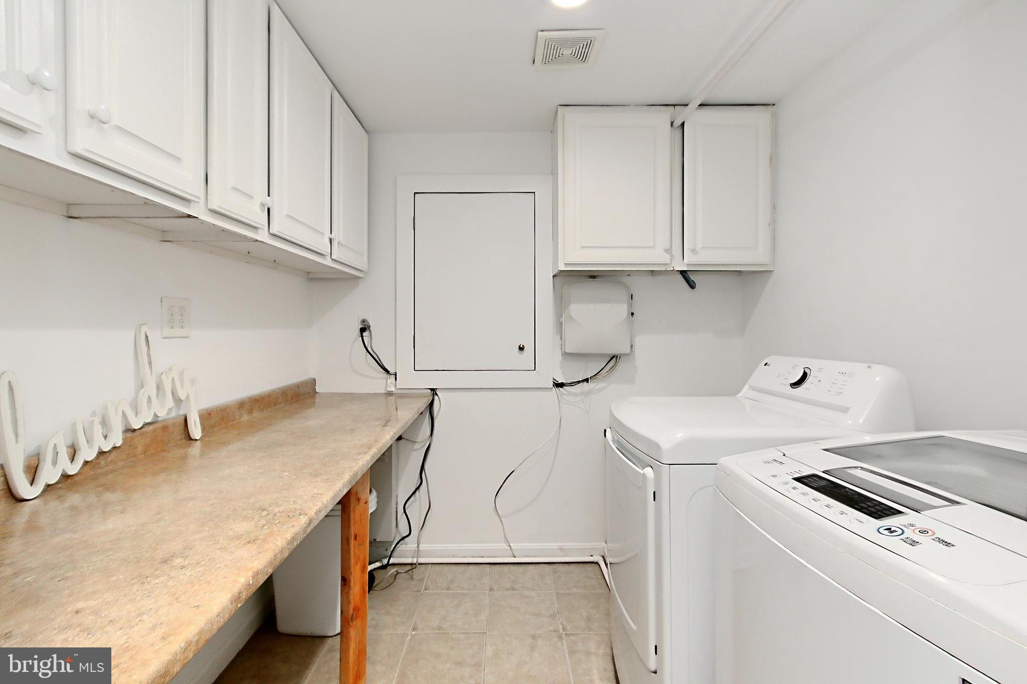 HAYFIELD ESTATES - Residential