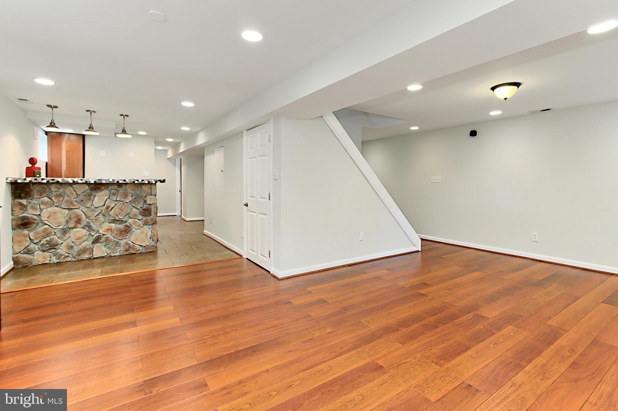 HAYFIELD ESTATES - Residential