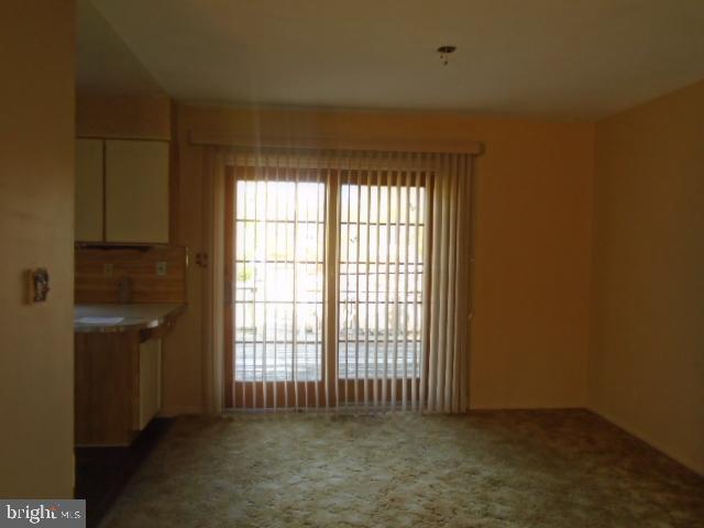 MIDDLE RIVER - Residential