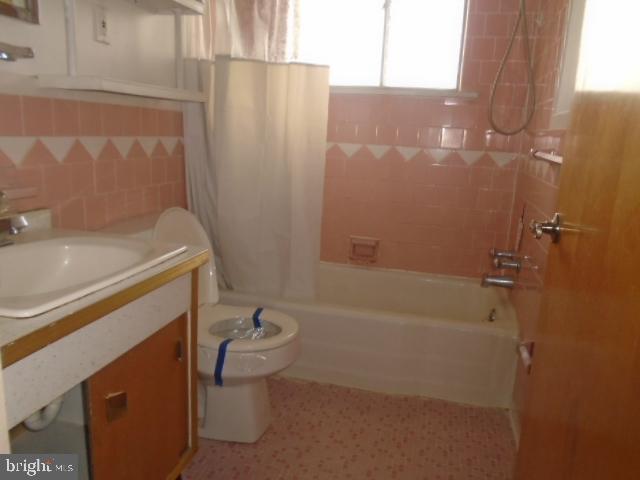 MIDDLE RIVER - Residential