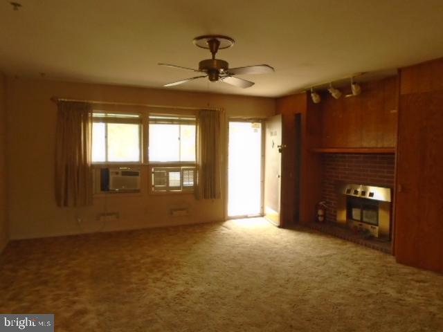 MIDDLE RIVER - Residential