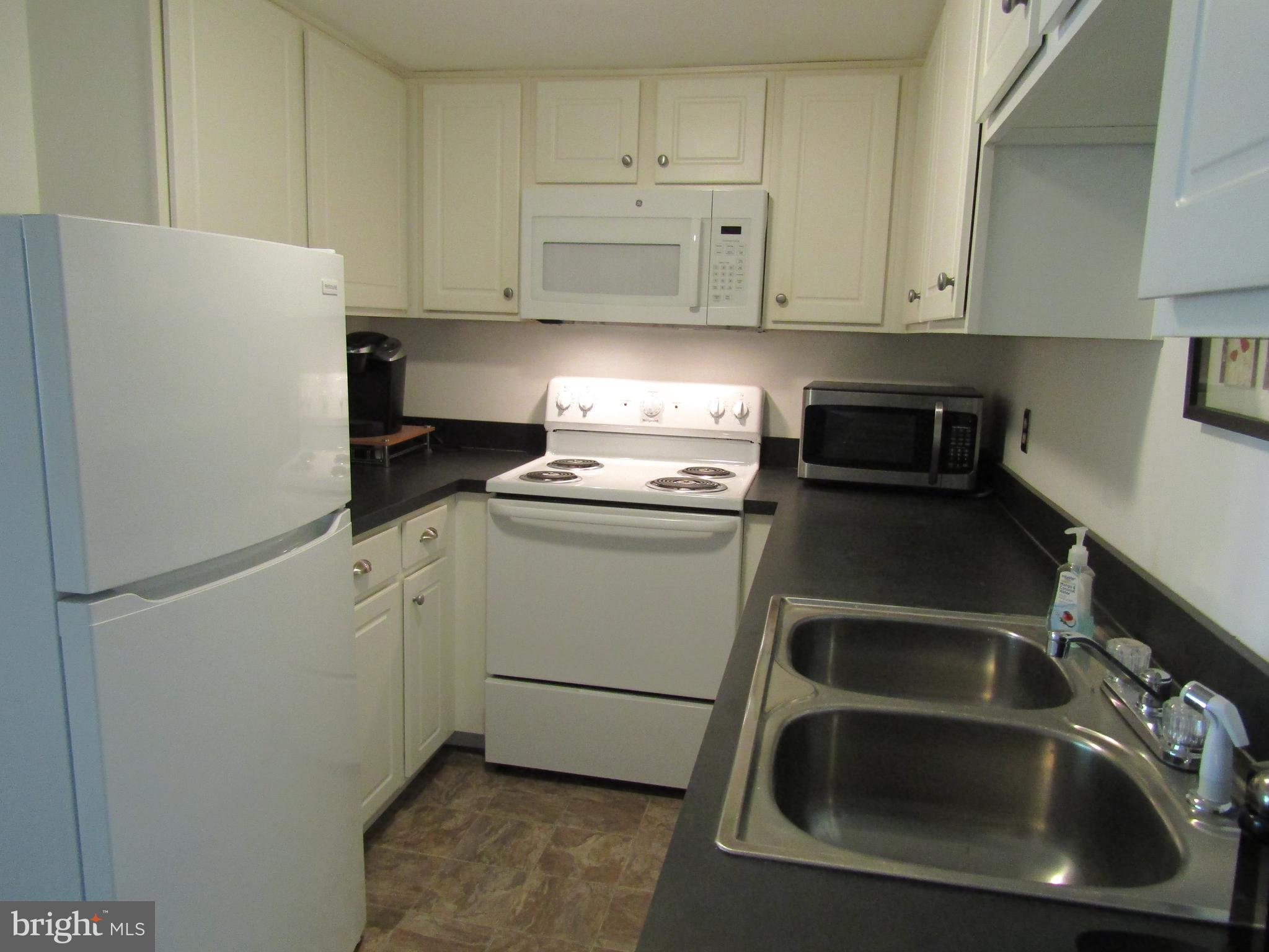 BAY COUNTRY VILLAGE - Residential Lease