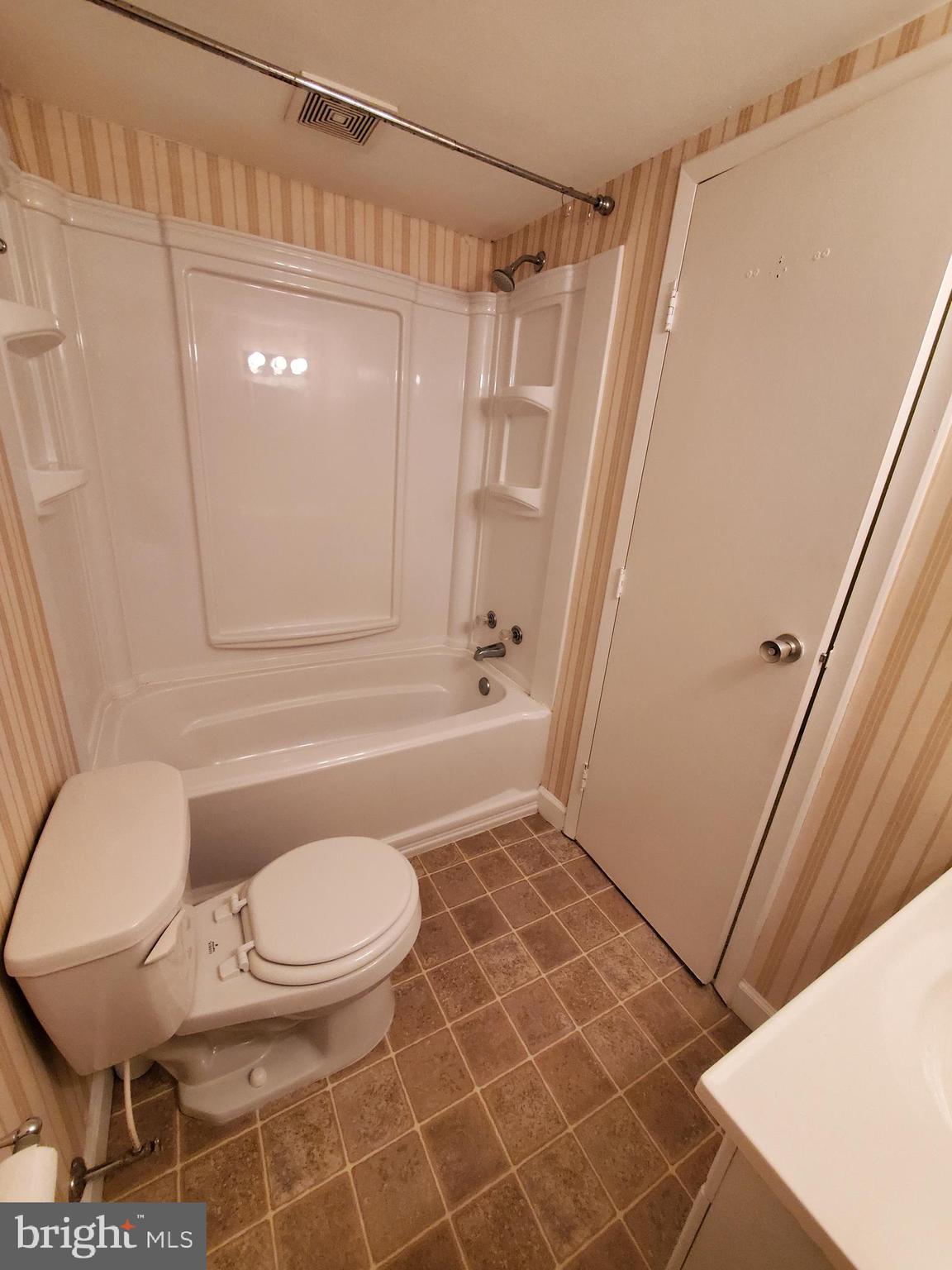 BAY COUNTRY VILLAGE - Residential Lease