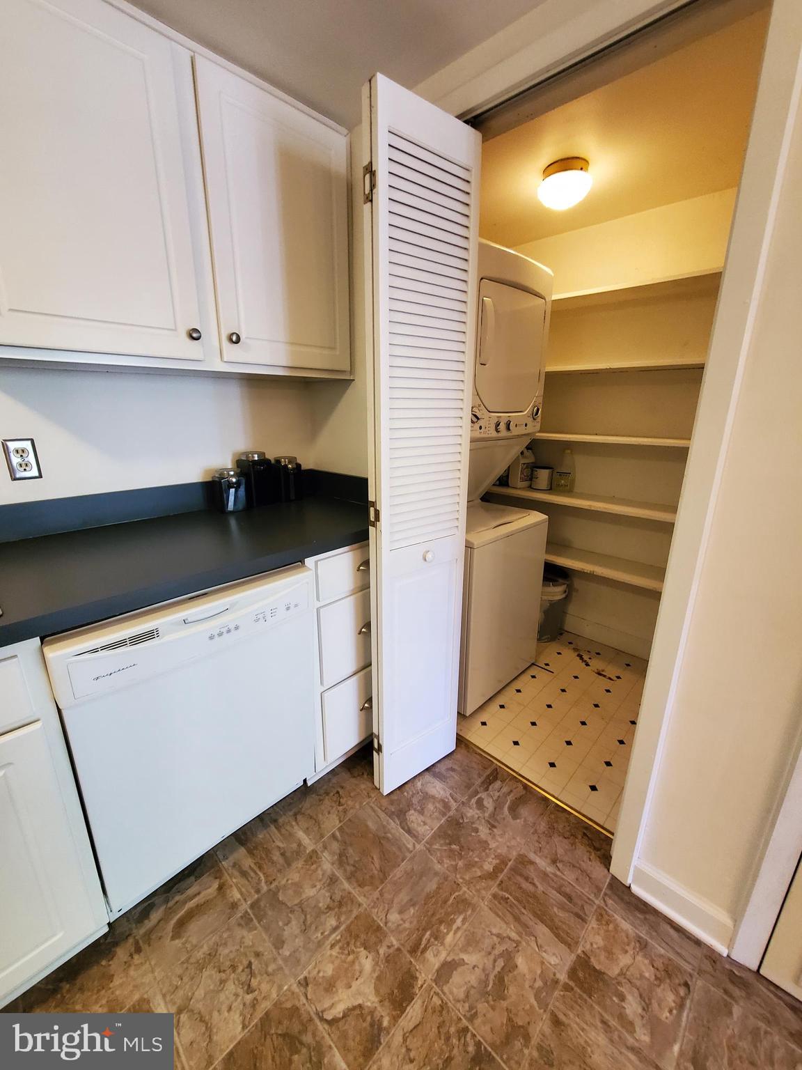 BAY COUNTRY VILLAGE - Residential Lease