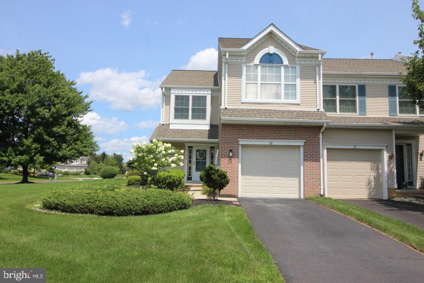 36 HONEY LOCUST LANE