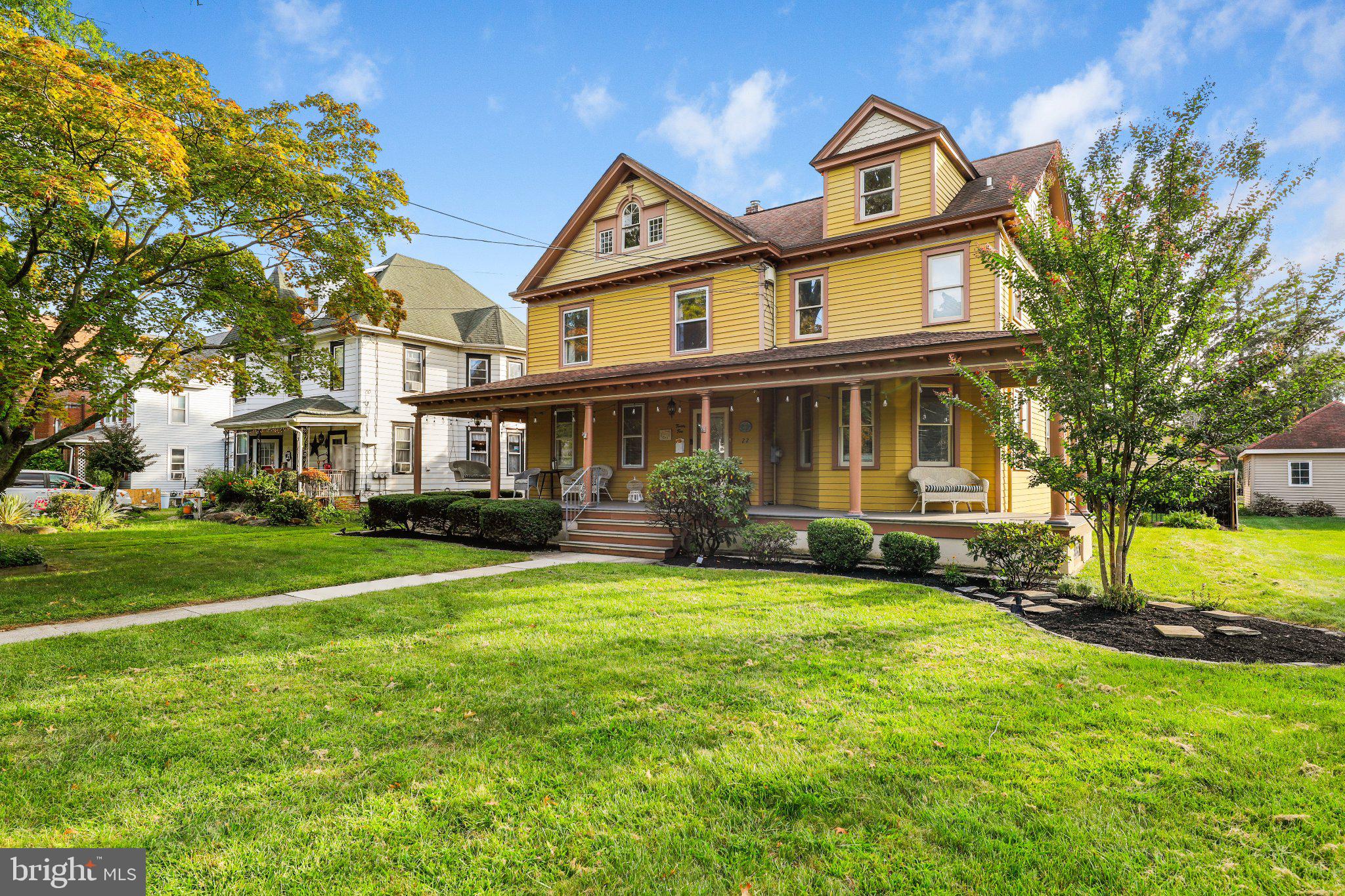 22 7TH AVENUE