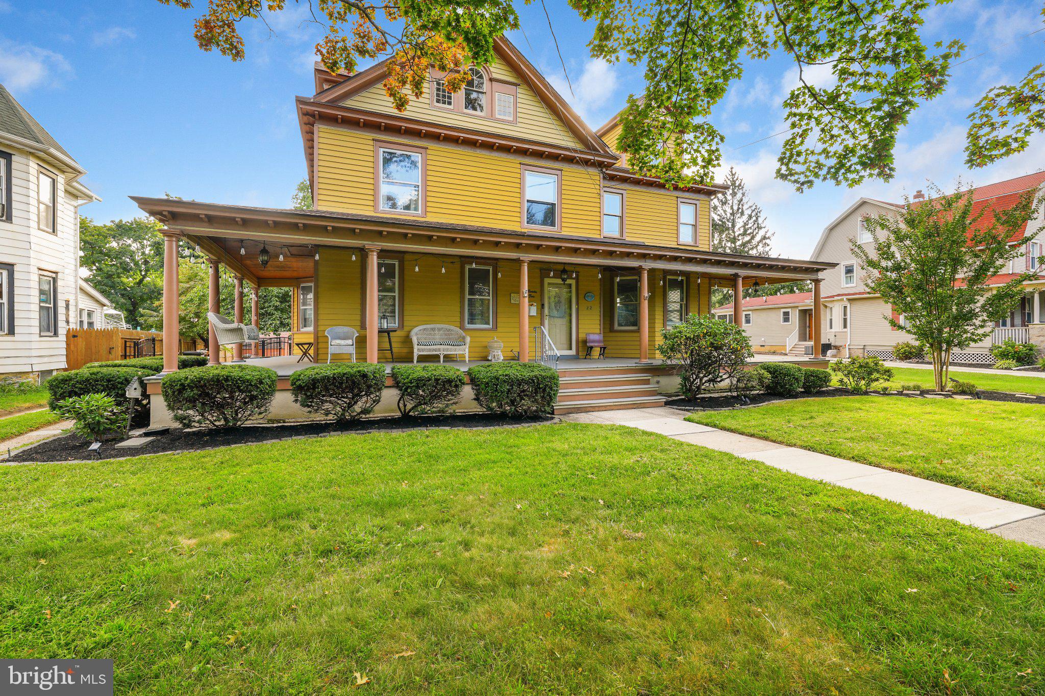 22 7TH AVENUE
