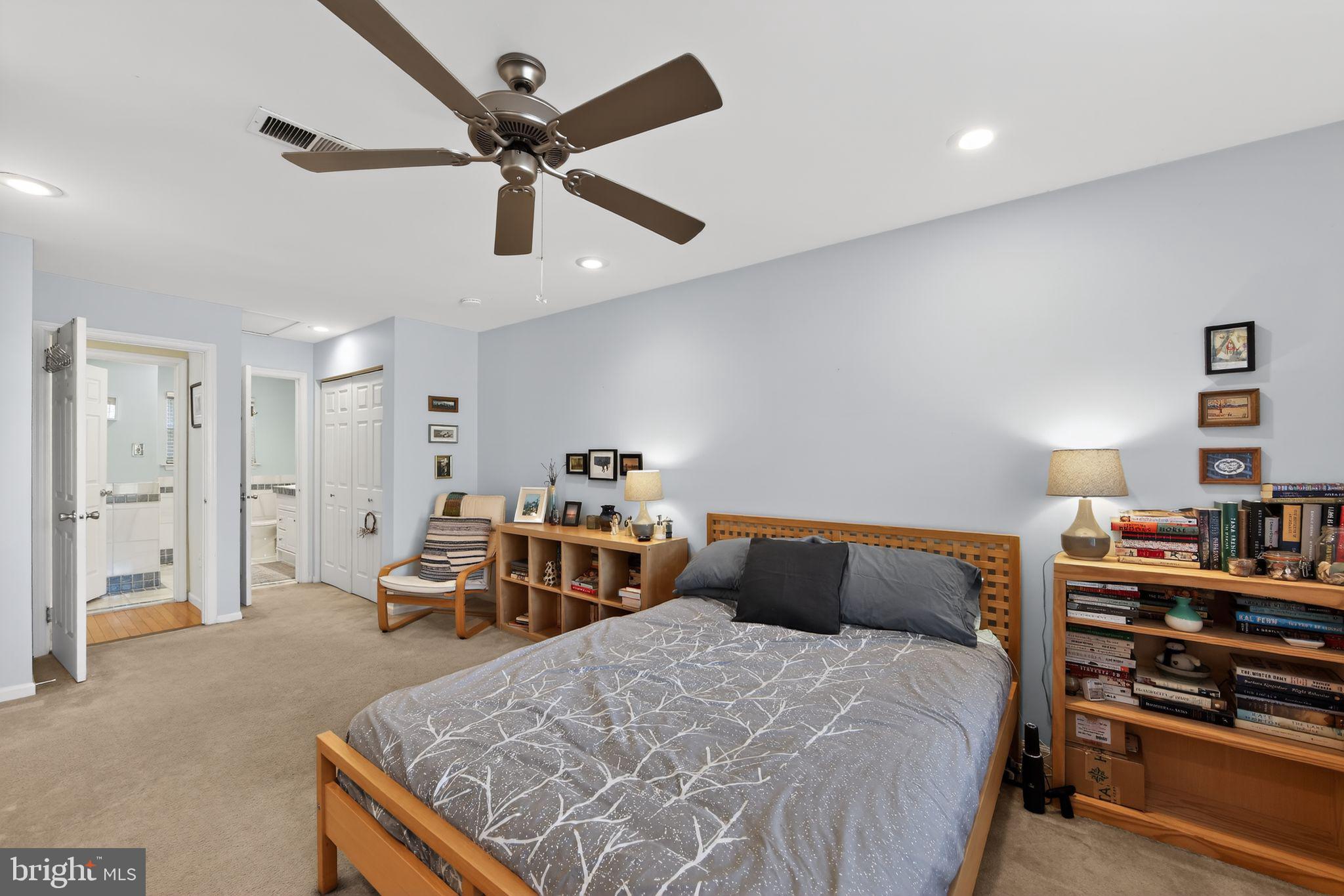 BRADFORD SQUARE - Residential