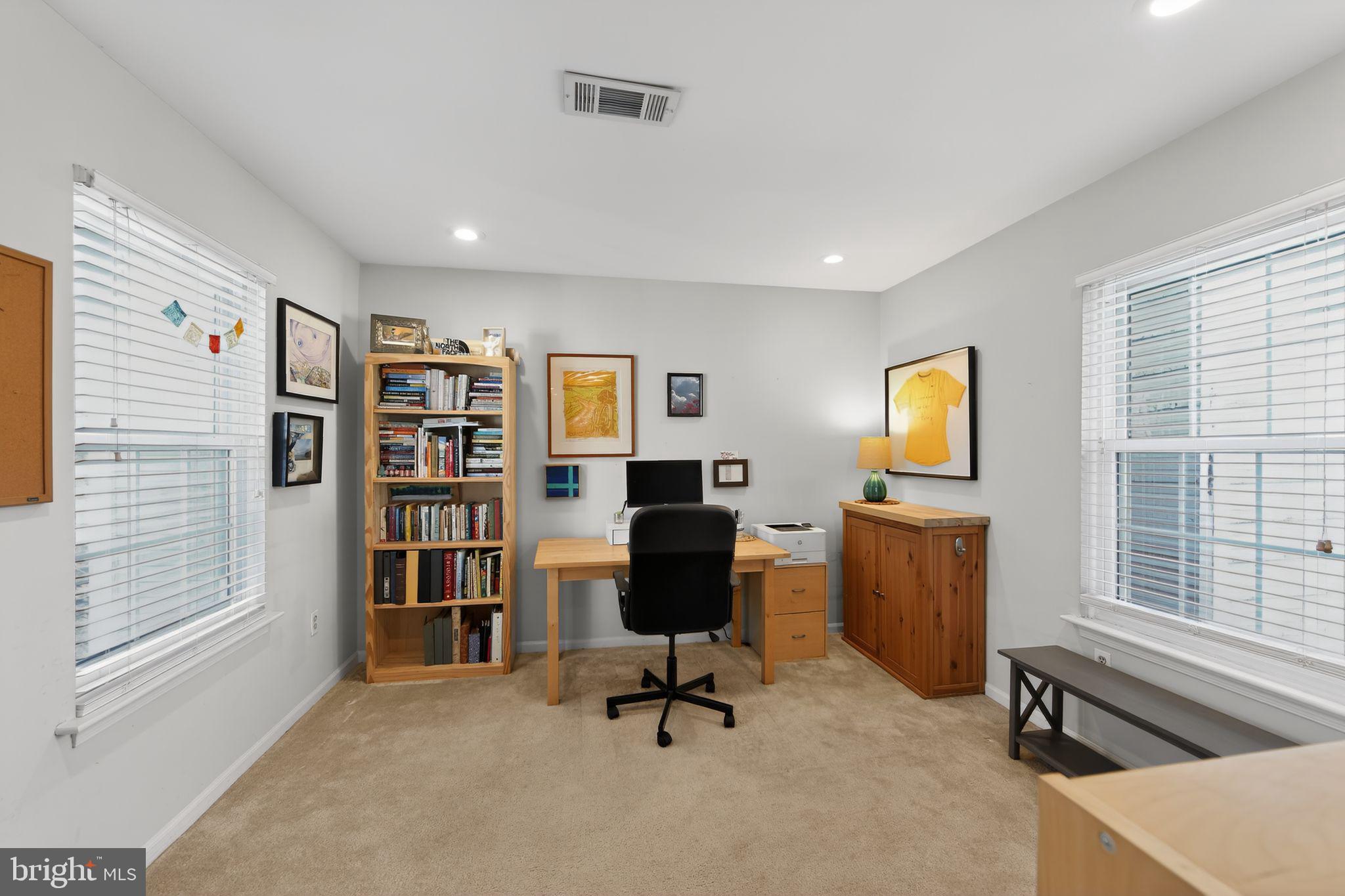 BRADFORD SQUARE - Residential