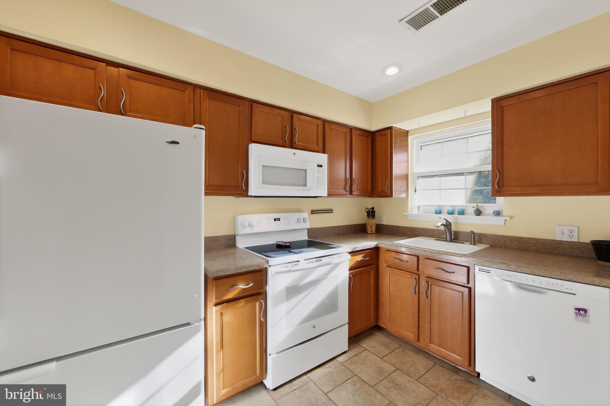 BRADFORD SQUARE - Residential