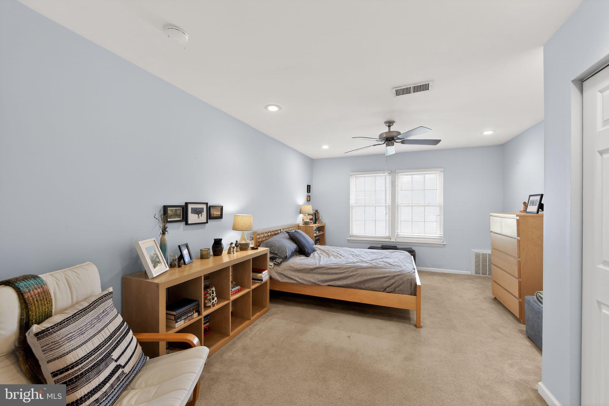 BRADFORD SQUARE - Residential