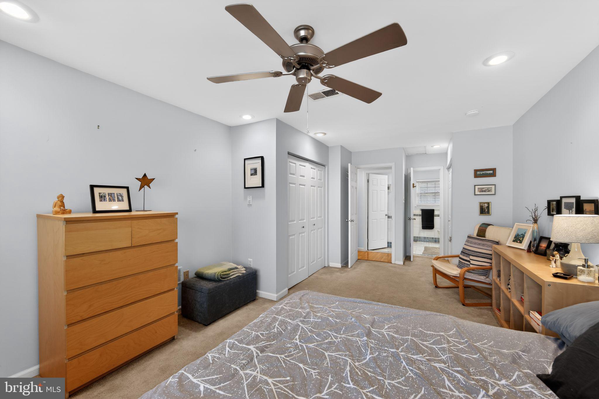 BRADFORD SQUARE - Residential