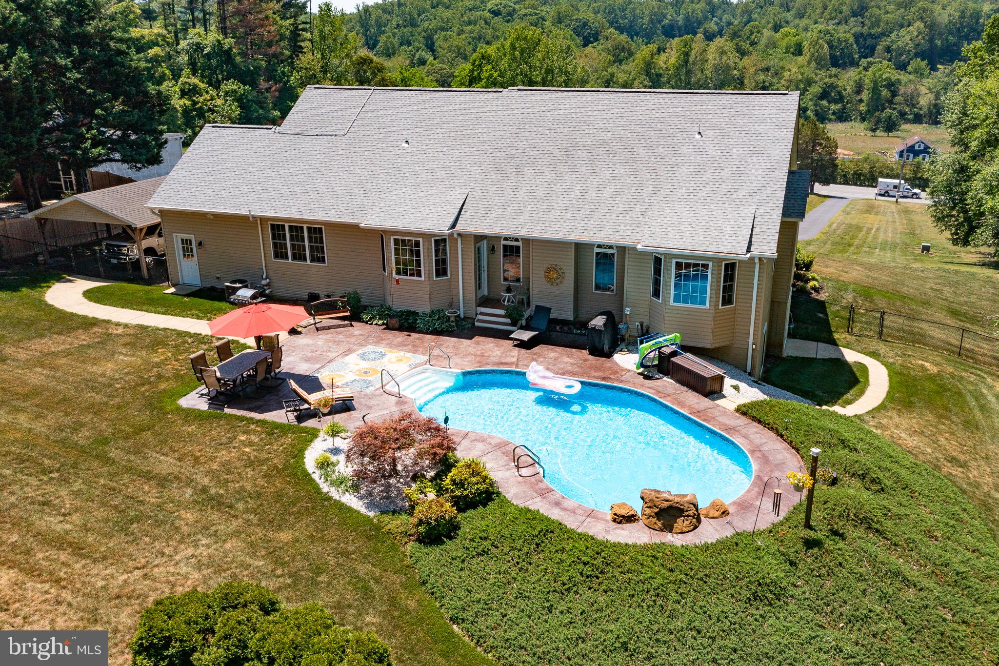 TOBACCO HEIGHTS - Residential