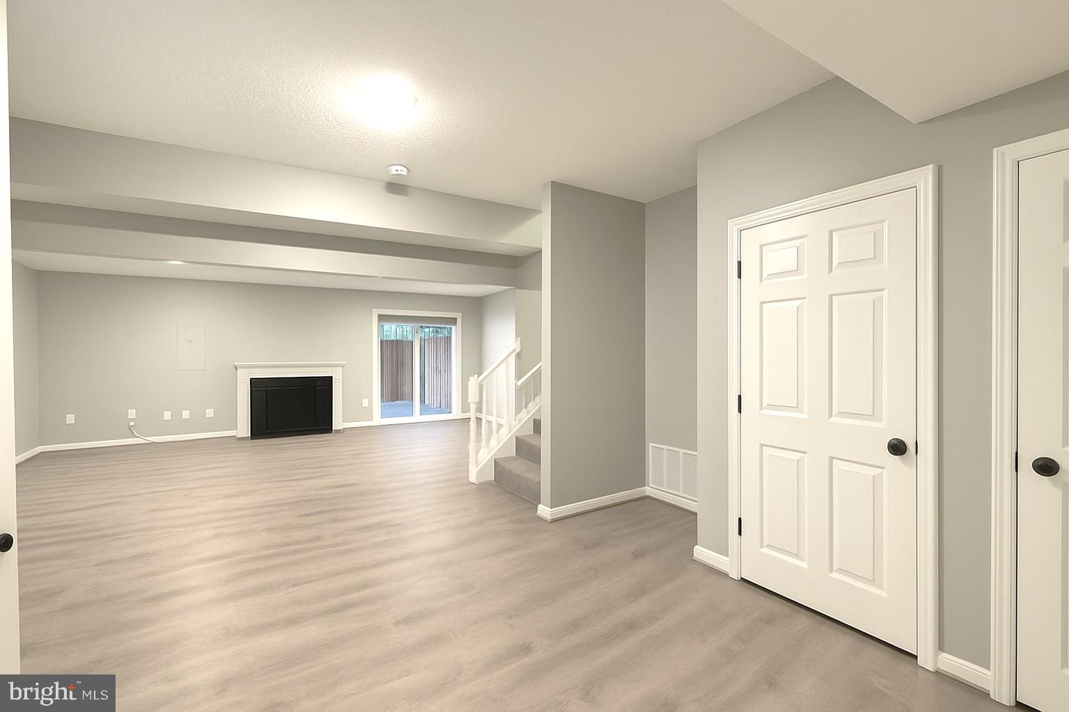 ENGLEWOOD MEWS - Residential Lease