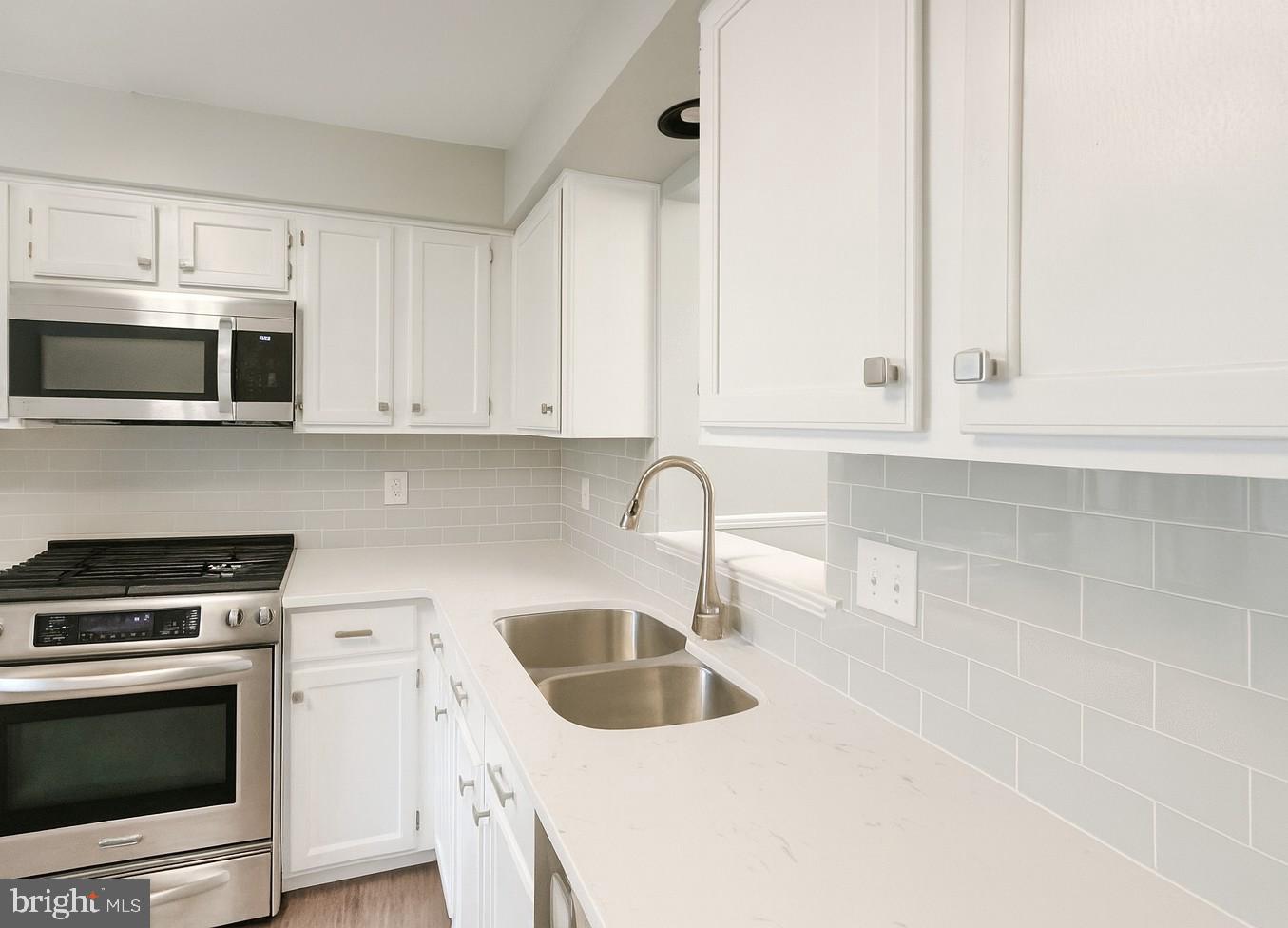 ENGLEWOOD MEWS - Residential Lease