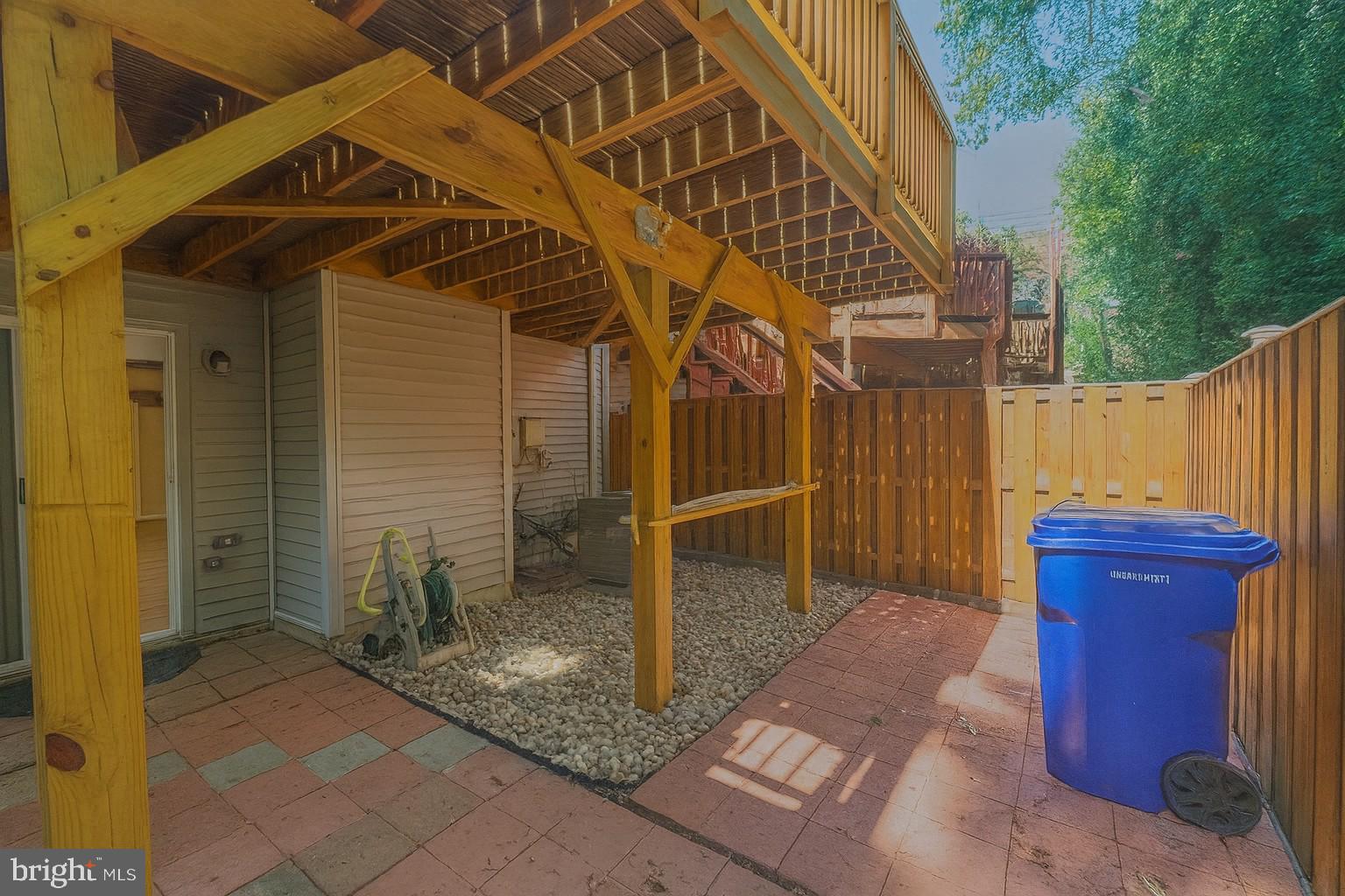 ENGLEWOOD MEWS - Residential Lease