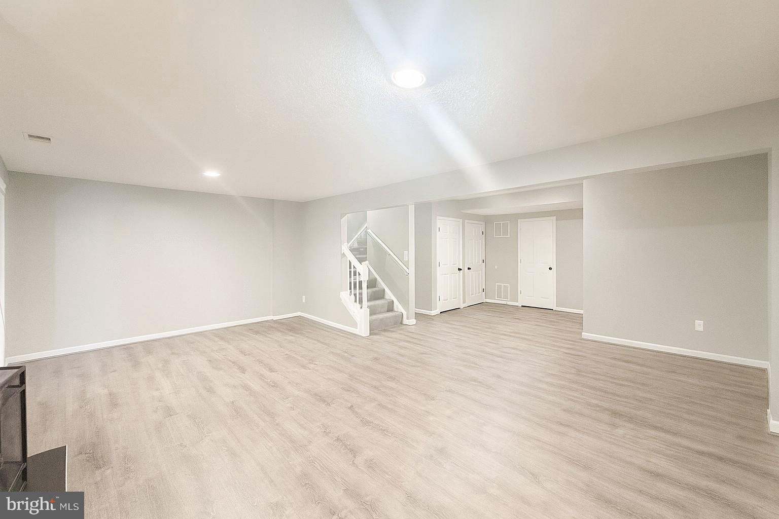 ENGLEWOOD MEWS - Residential Lease