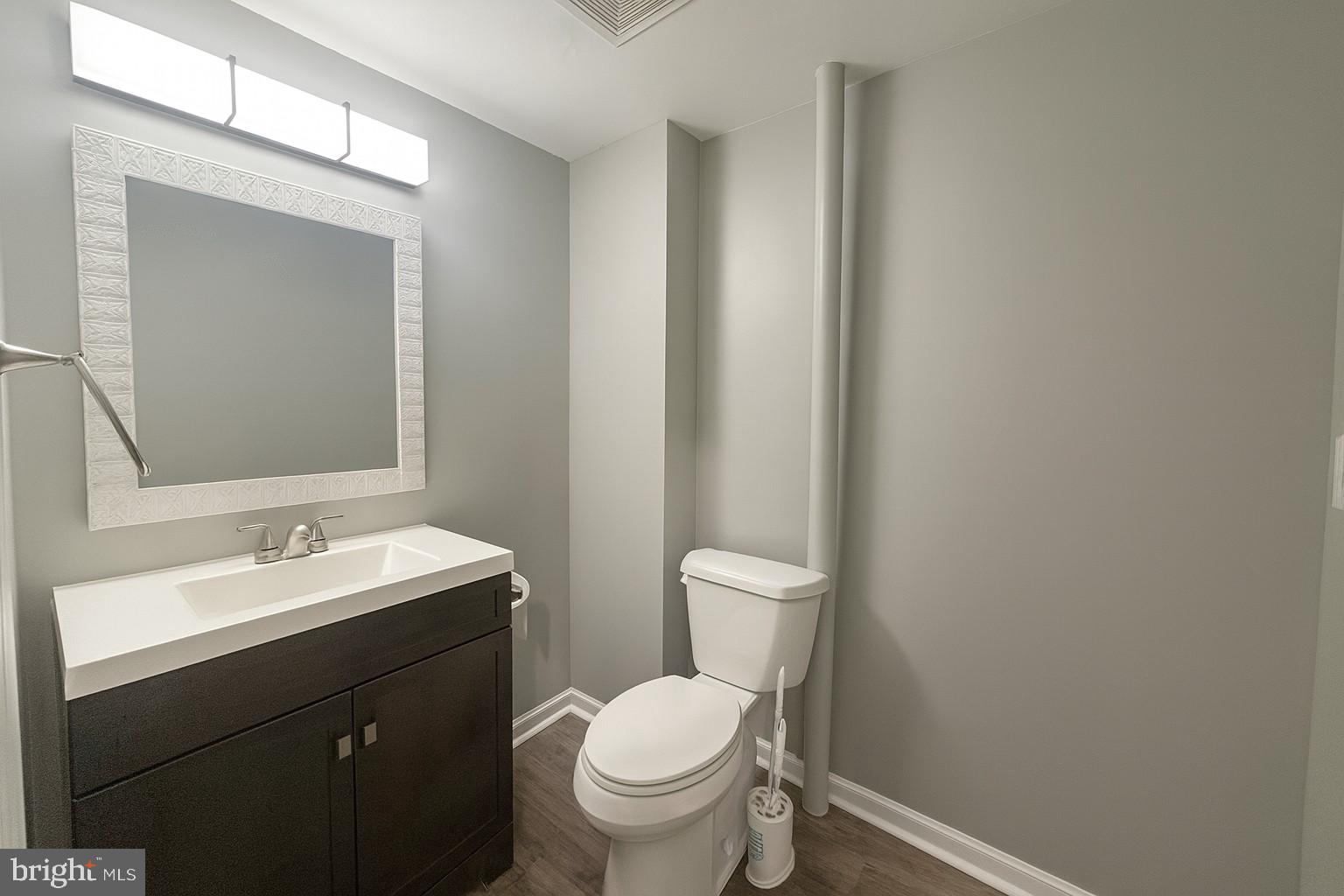 ENGLEWOOD MEWS - Residential Lease