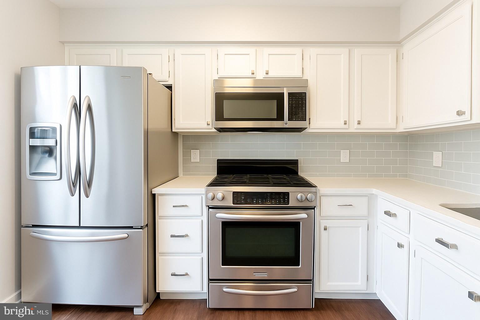 ENGLEWOOD MEWS - Residential Lease