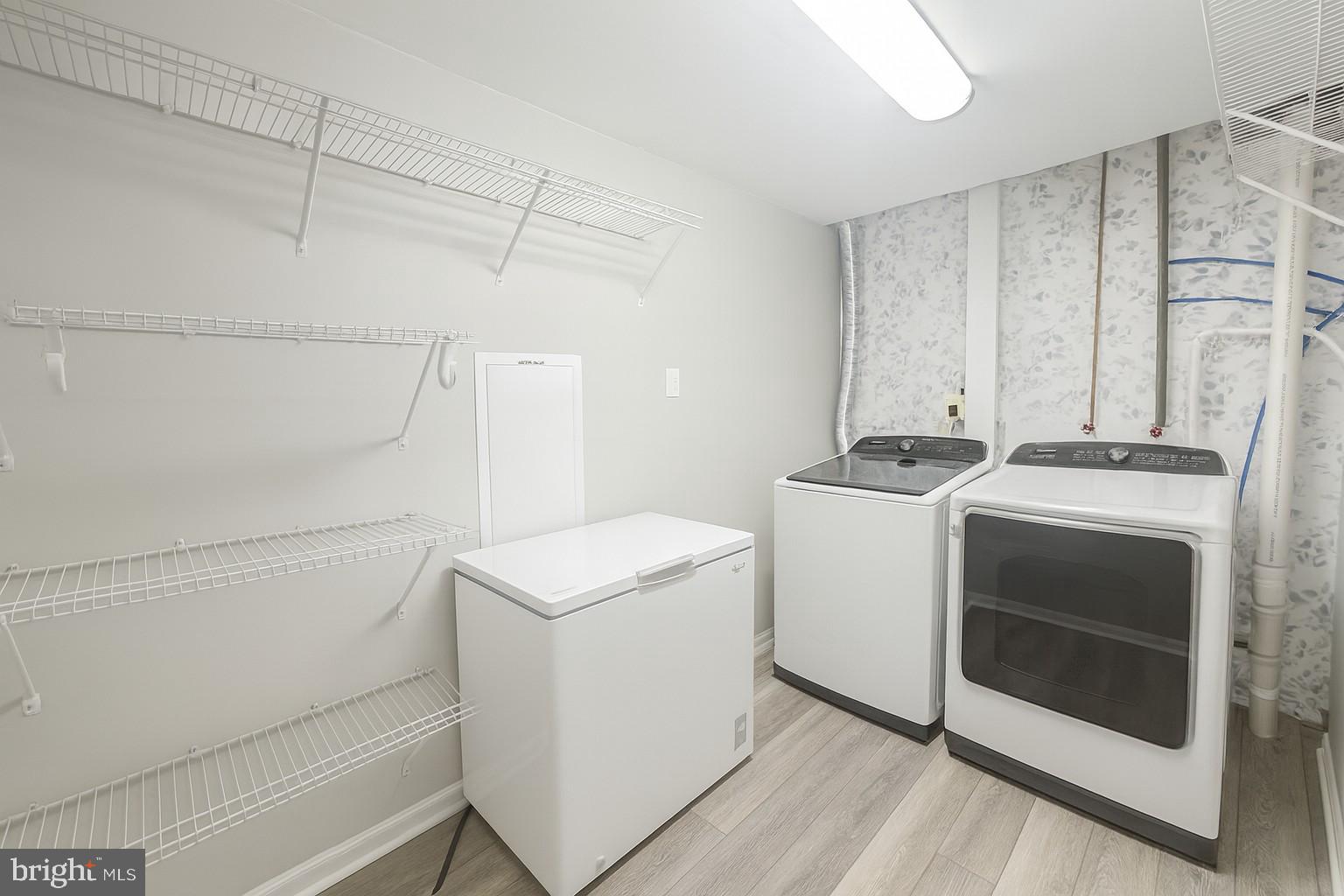 ENGLEWOOD MEWS - Residential Lease