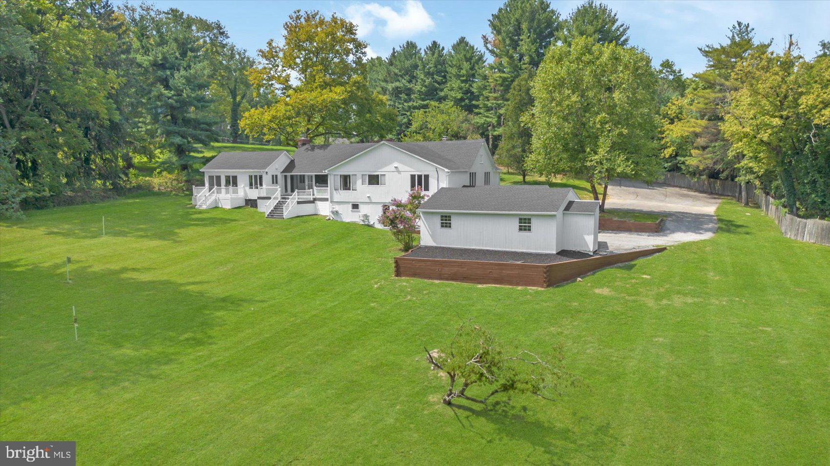 BROOKLANDVILLE - Residential