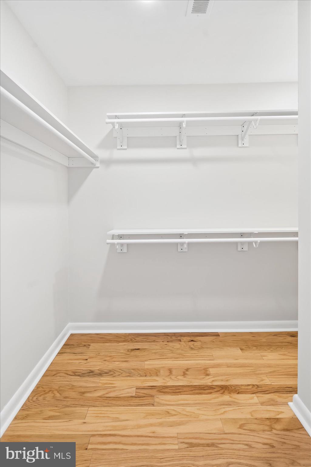 BROOKLANDVILLE - Residential