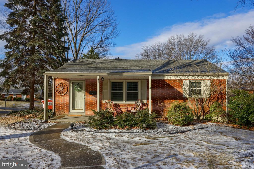 Photo of 316 S 10th Street, AKRON, PA 17501 (MLS # PALA2064218)