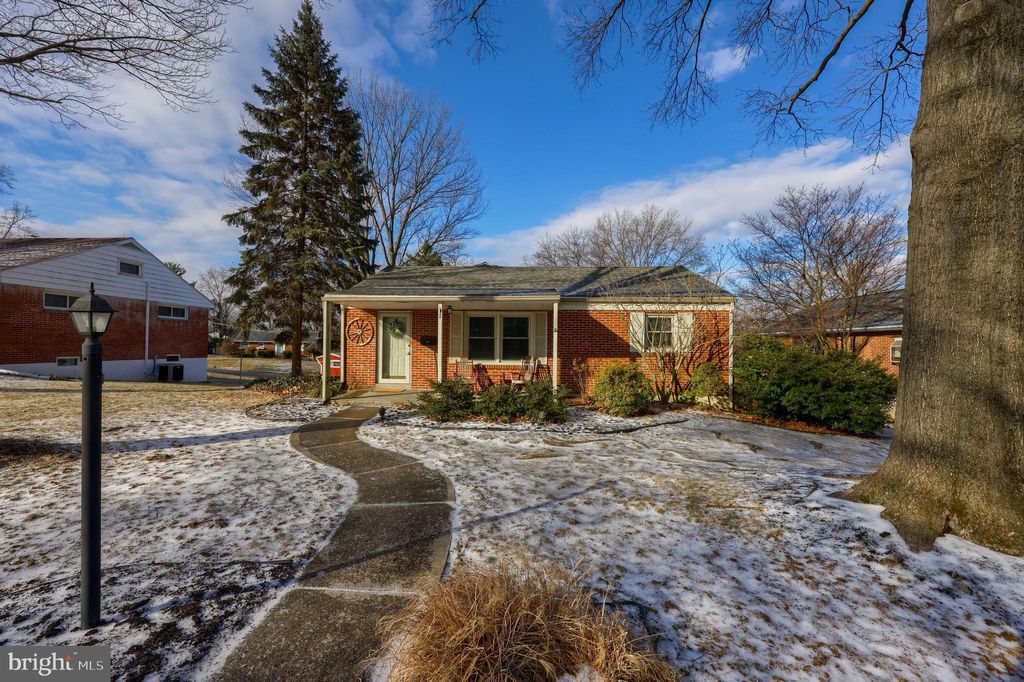Photo of 316 S 10th Street, AKRON, PA 17501 (MLS # PALA2064218)