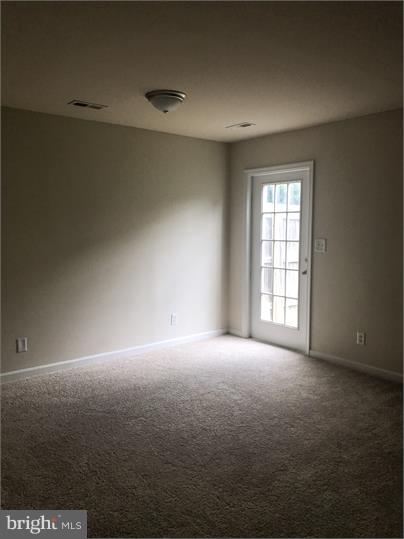 CHARLESTOWN COMMONS - Residential Lease