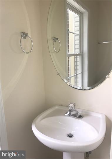 CHARLESTOWN COMMONS - Residential Lease