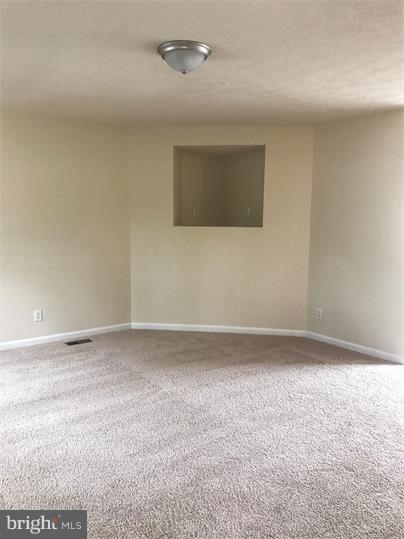 CHARLESTOWN COMMONS - Residential Lease