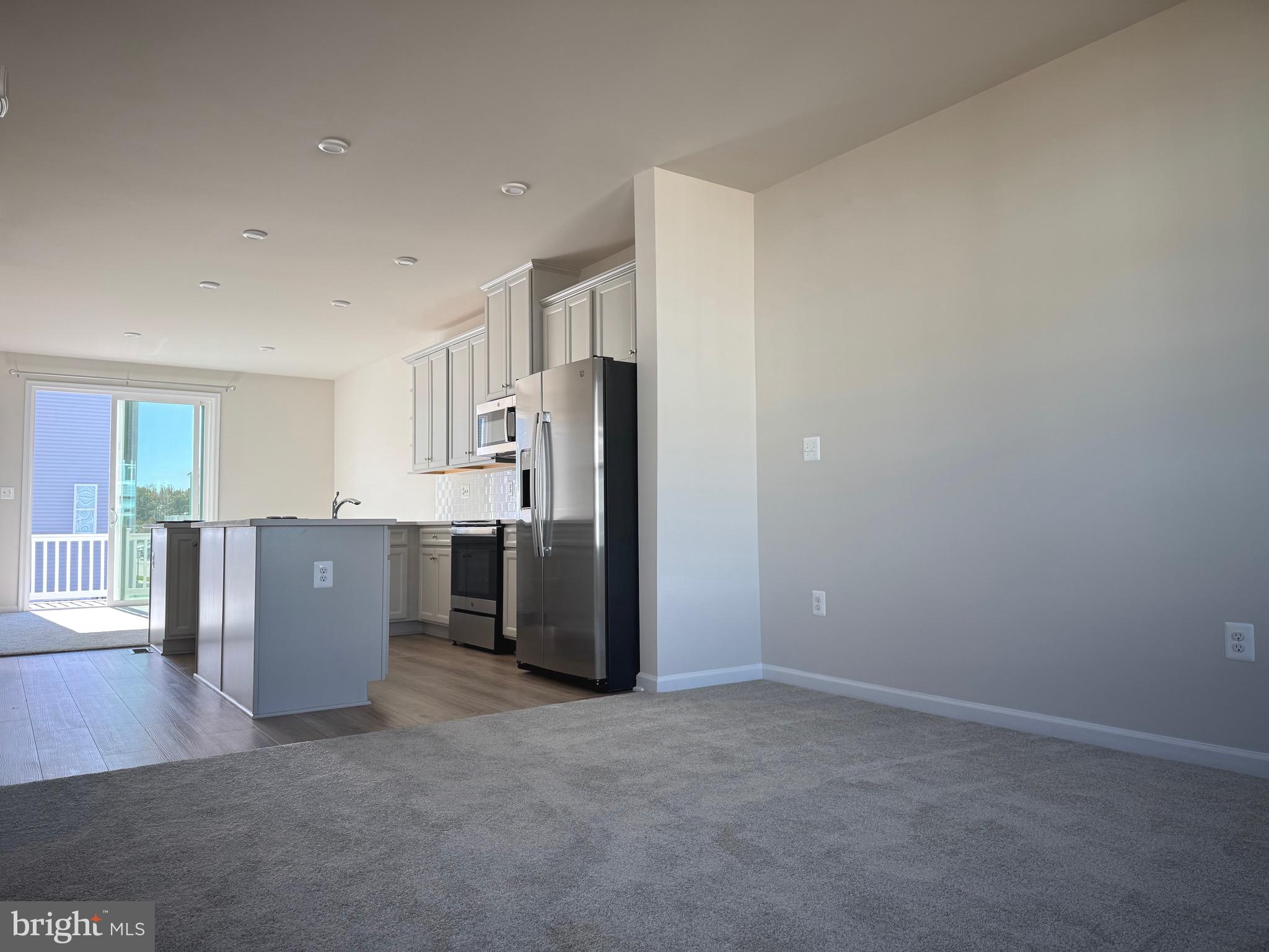 ALEXANDER'S CROSSING - Residential Lease